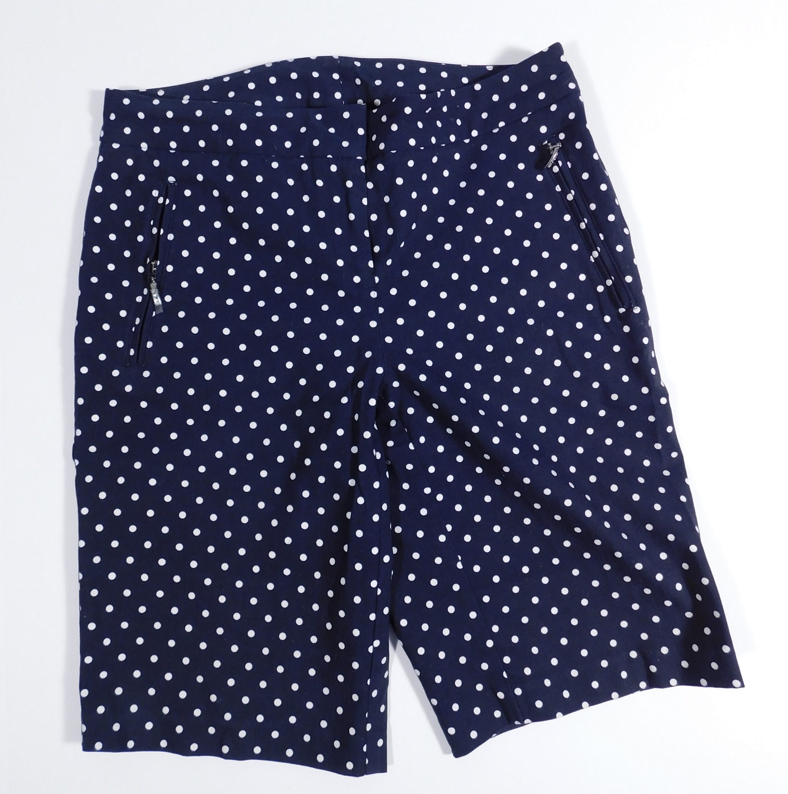 IZOD GOLF Women's Navy White Polka Dot Flat Front Bermuda Short Sz 4 - Image 3