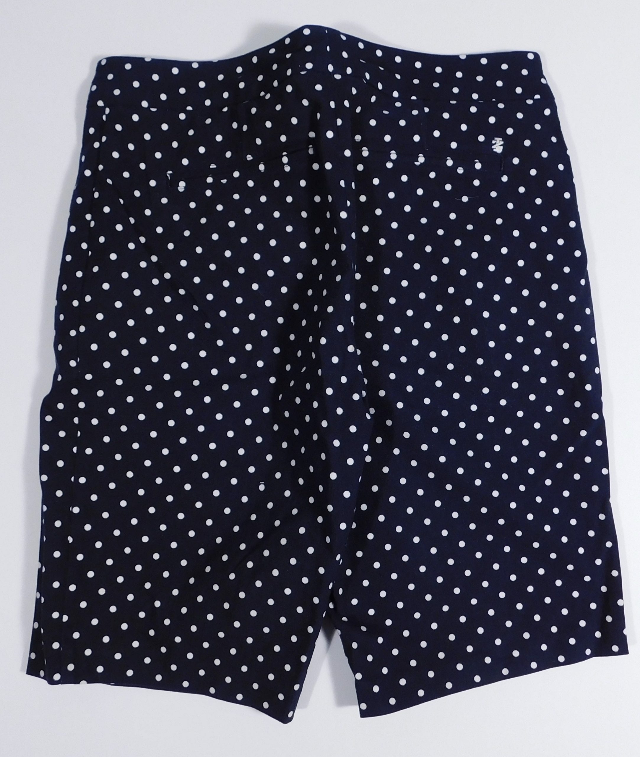 IZOD GOLF Women's Navy White Polka Dot Flat Front Bermuda Short Sz 4 - Image 4