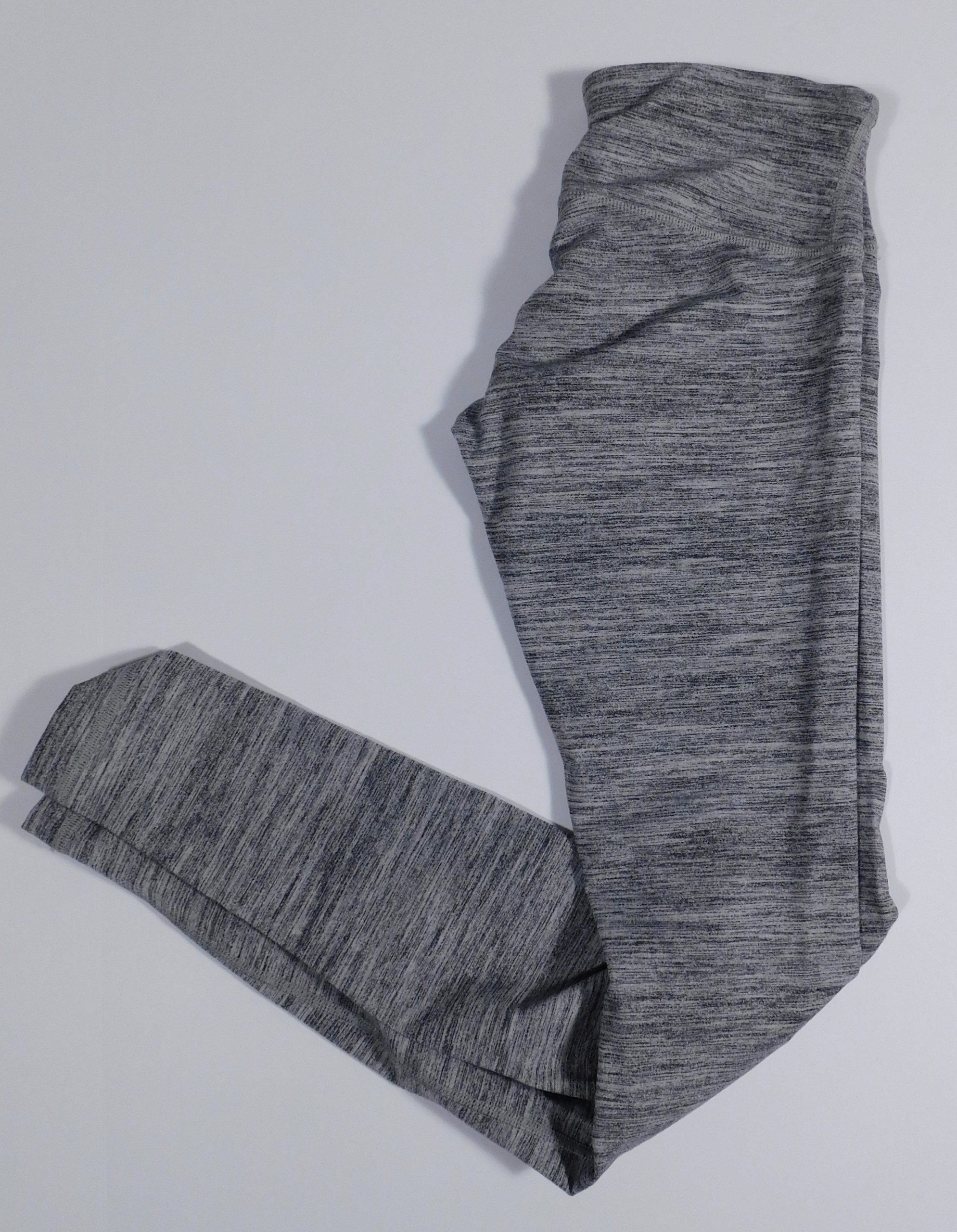 LULULEMON Woman's Gray Striae Nylon Lycra Legging Pants Sz 4