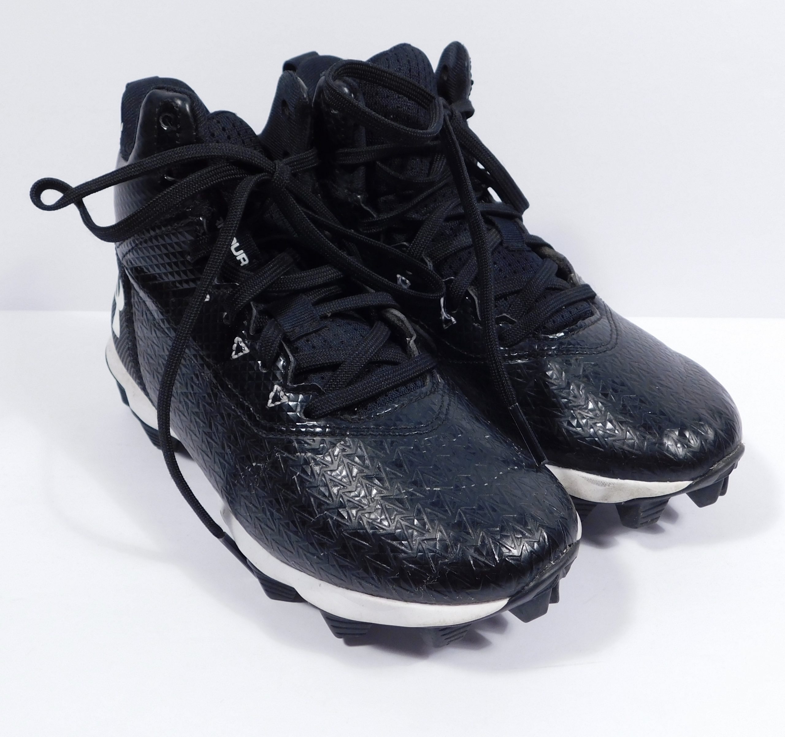 UNDER ARMOUR Boy’s Black White High Top Football Cleat Sz 1Y