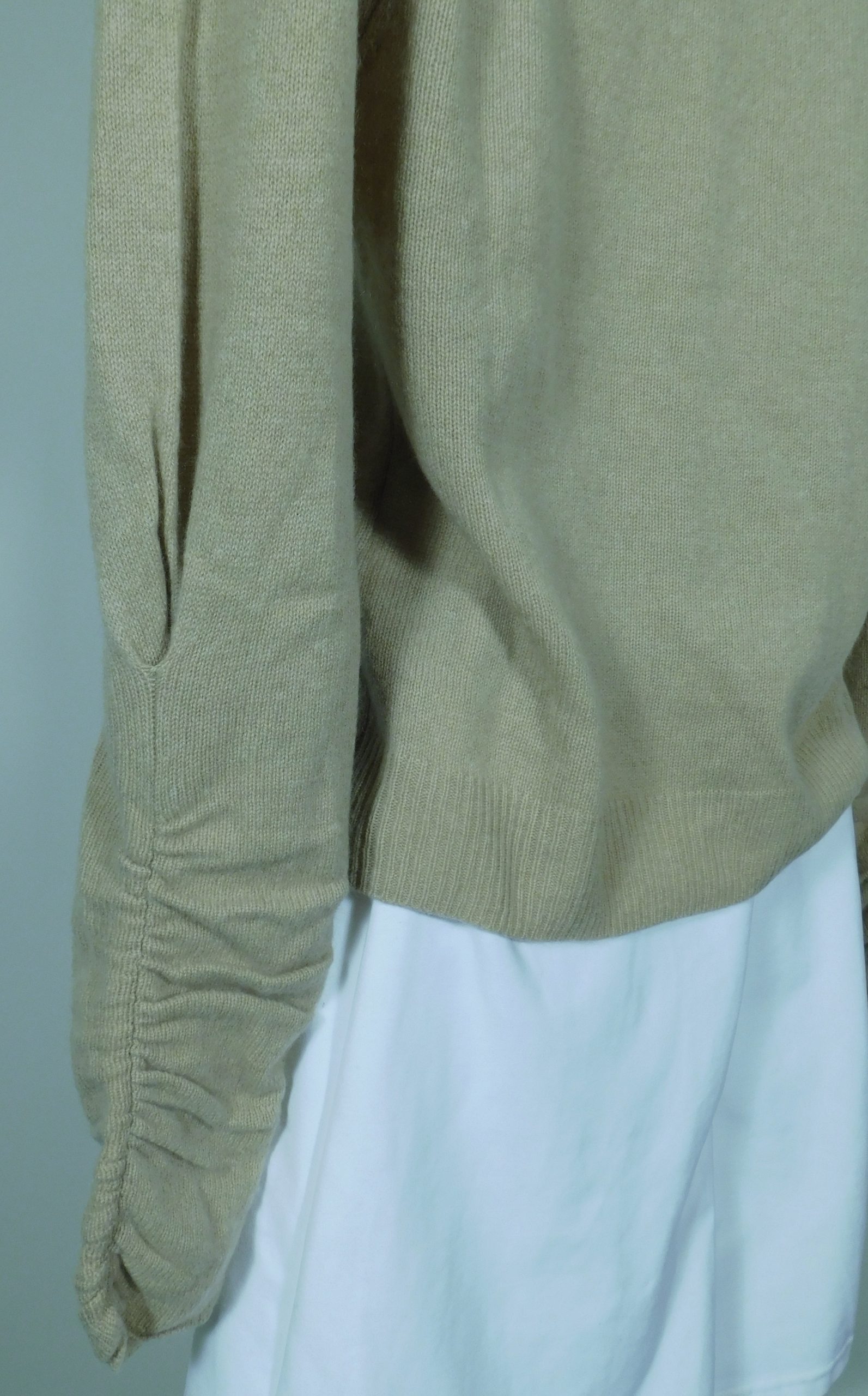 FRAME Women's Tan Cashmere Crewneck "Fin" Sweater Sz S/P ($398) - Image 5