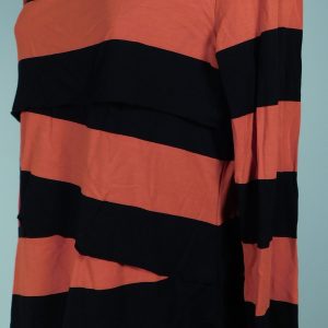 VINCE CAMUTO Women's Red & Black Striped Knit Long Sleeved Tiered Top Sz L