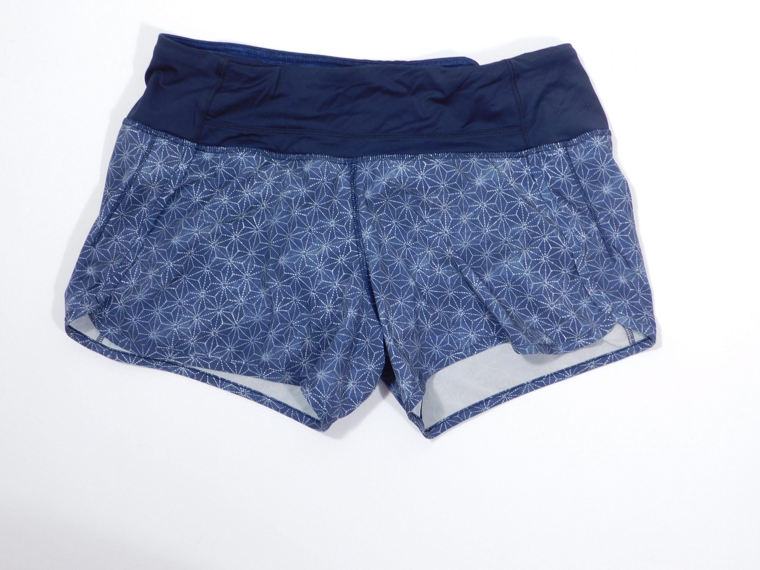 LULULEMON Woman's Blue and White Attached Panty Short Size 6 - Image 3