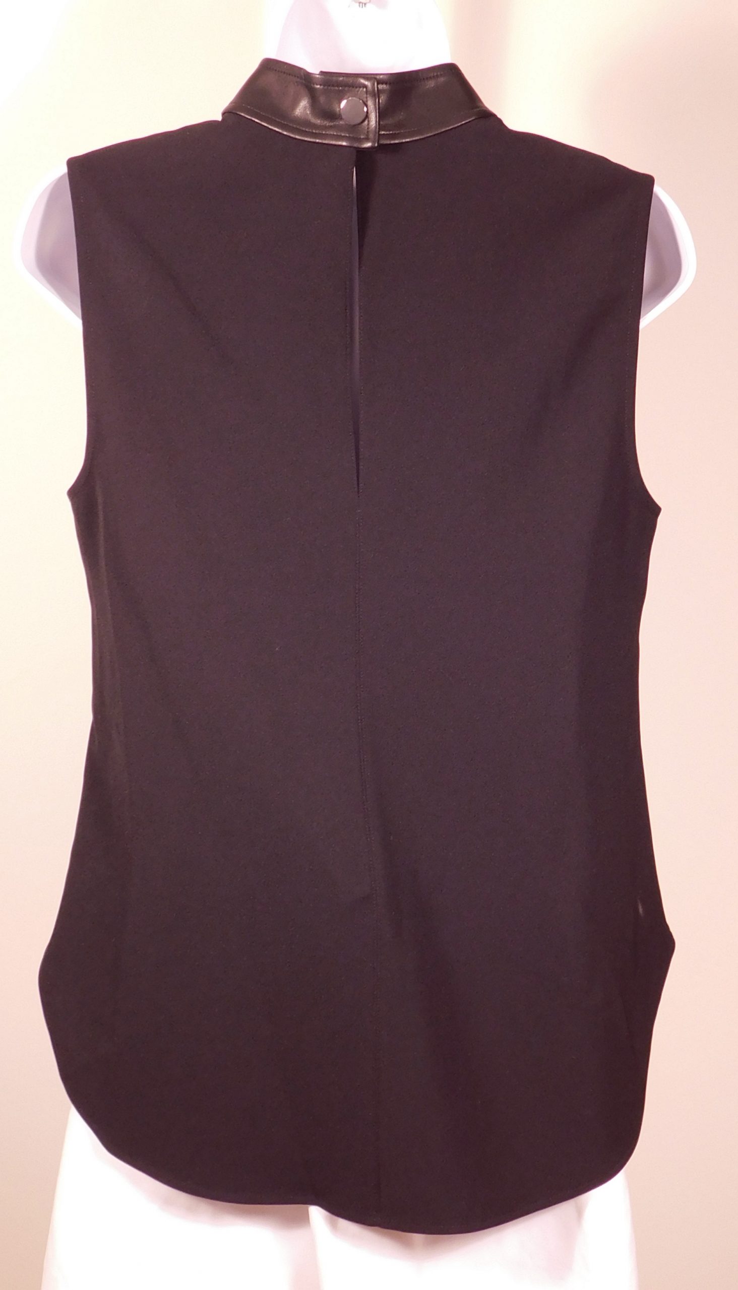 A.L.C. Women's Black Faux Leather Collar Sleeveless Key Hole Front Tunic Blouse Sz 6 - Image 5