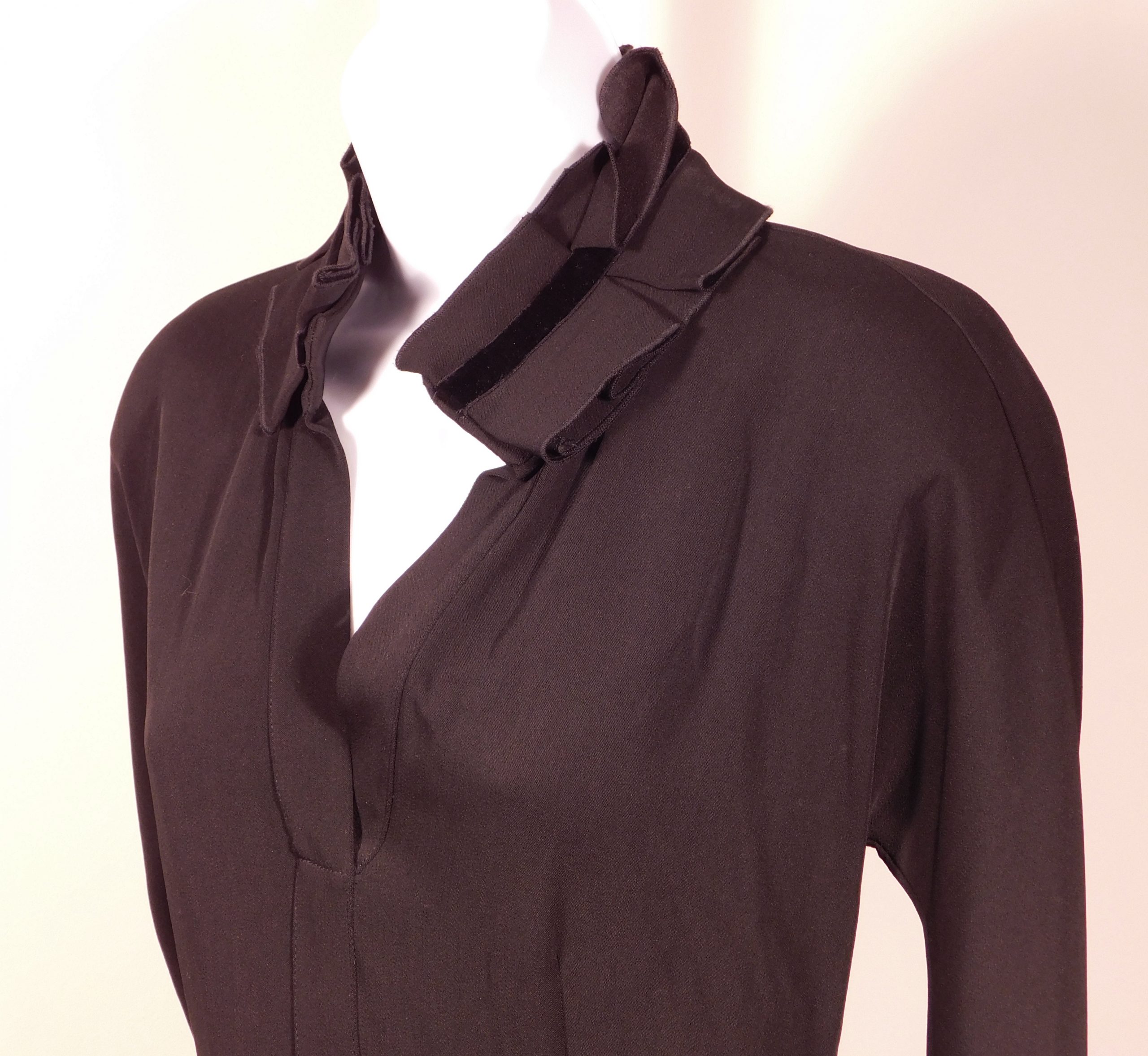 PIAZZA SEMPIONE Women's Black Wool Long Sleeve V-Neck Sheath Dress Sz Italy 42/US 6 ($1010) - Image 3