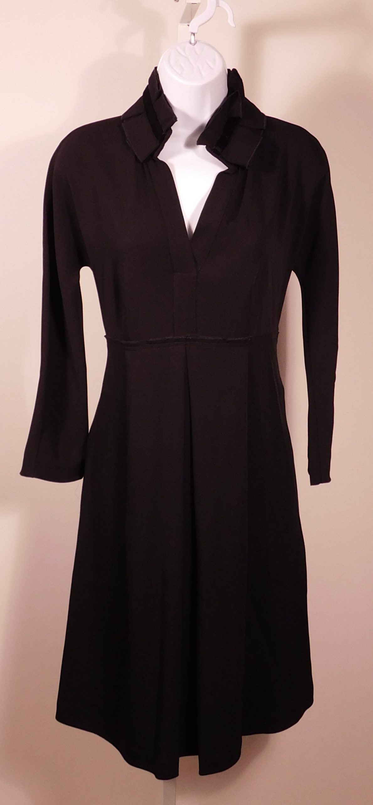 PIAZZA SEMPIONE Women's Black Wool Long Sleeve V-Neck Sheath Dress Sz Italy 42/US 6 ($1010) - Image 4