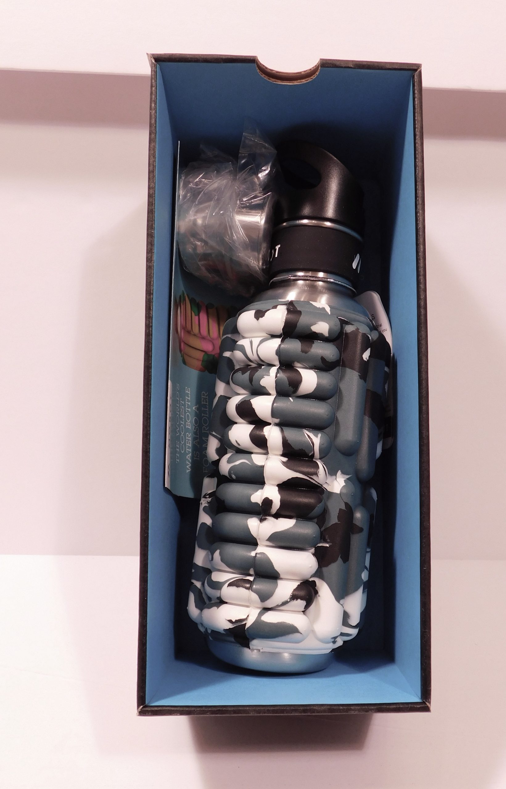 MOBOT NIB 27oz Special Ops Grace Foam Roller Water Bottle ($49.99)