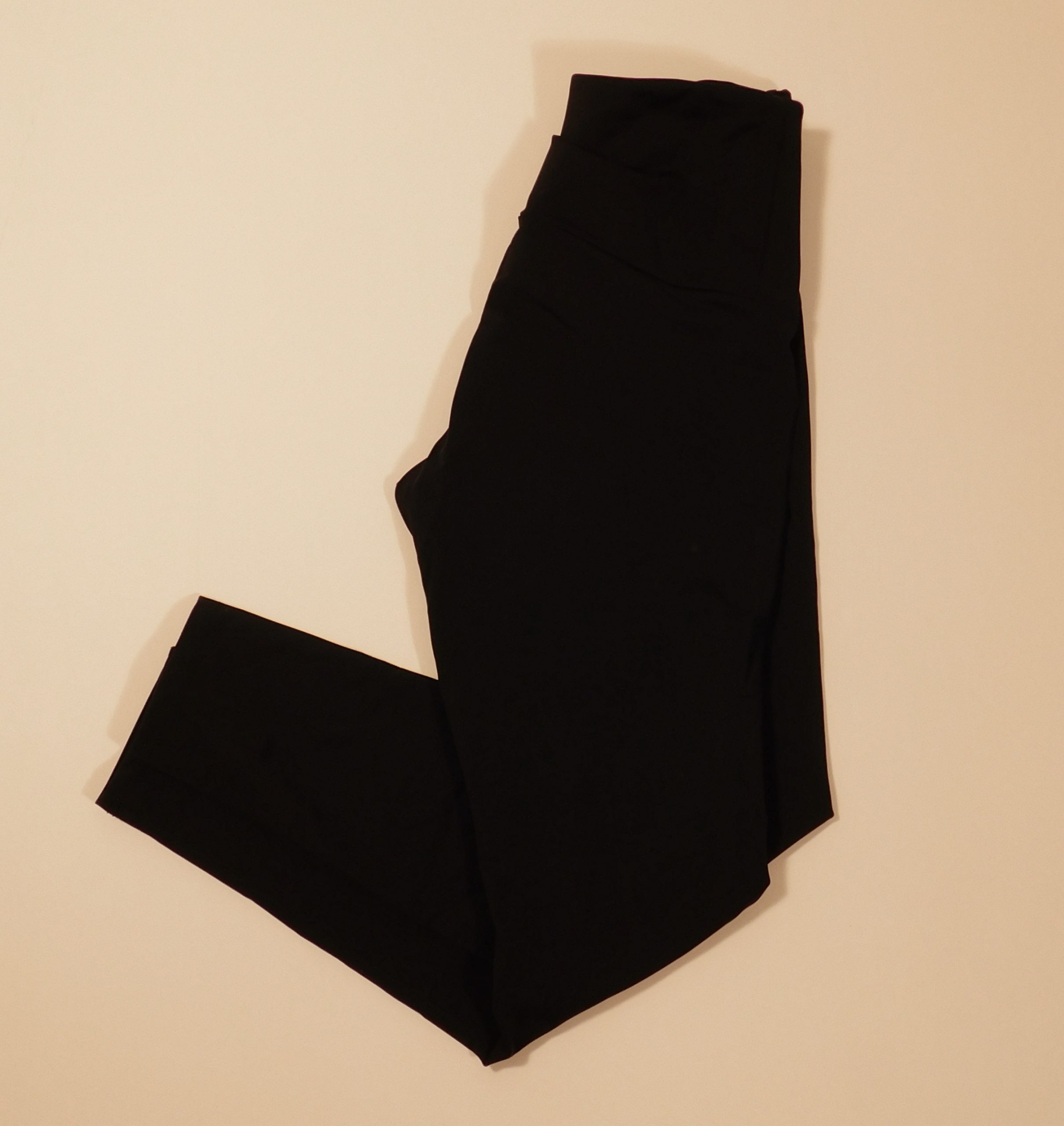 ONZIE Women's Black Bronze Metallic Feather Cropped Leggings Sz S/M