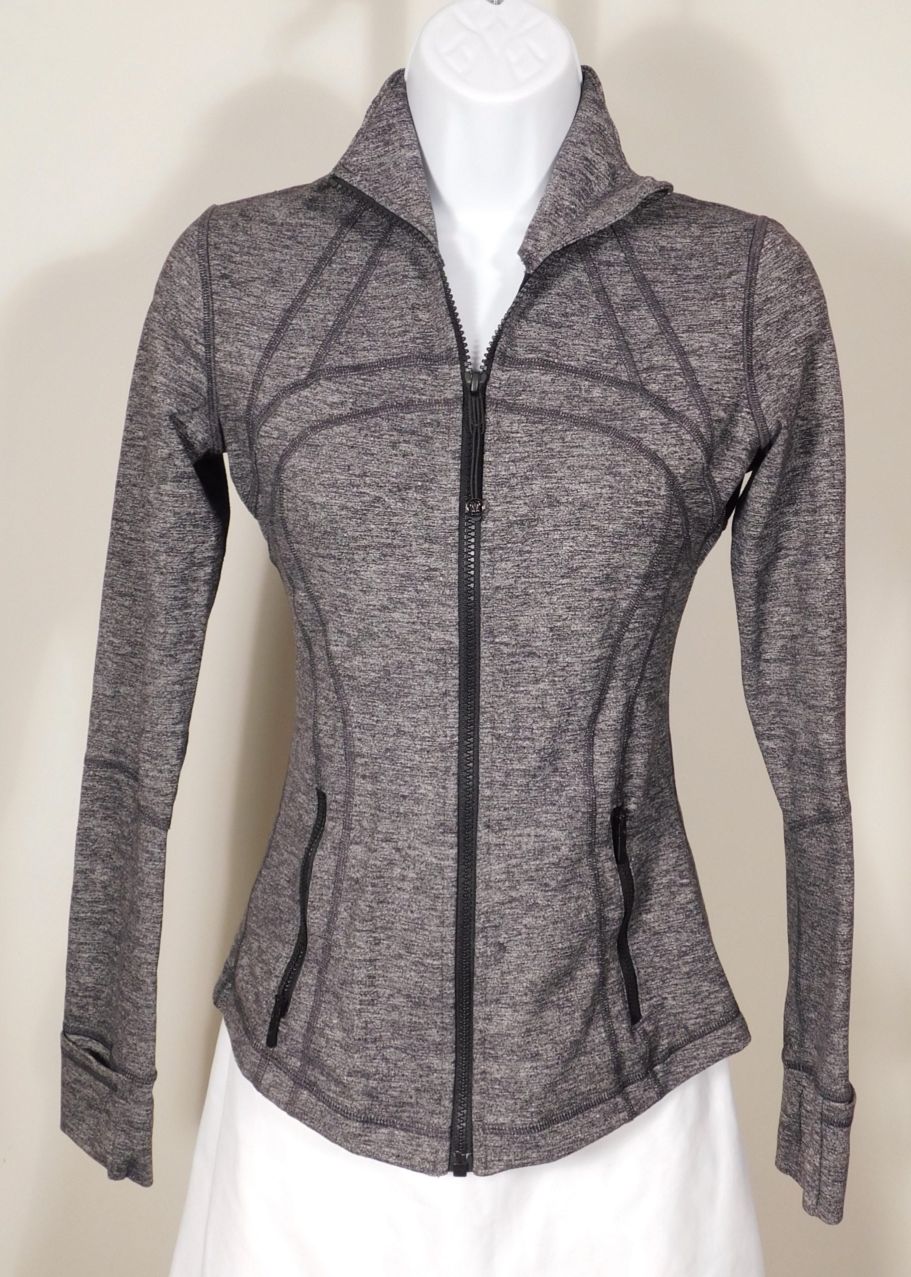 LULULEMON Women's Charcoal Gray Light Weight Scuba Full Zip Jacket Sz 4 - Image 4