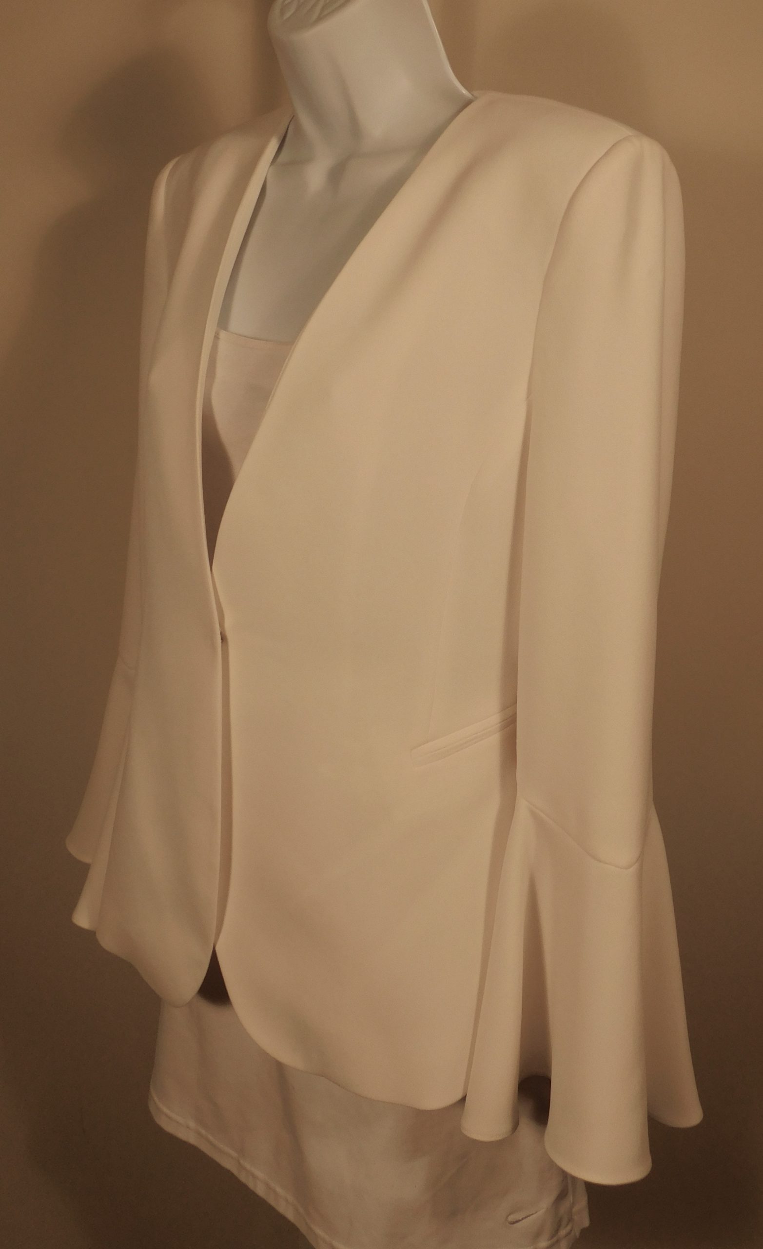 ZARA WOMAN Women's Ivory Crepe Bell Sleeve Blazer Sz M