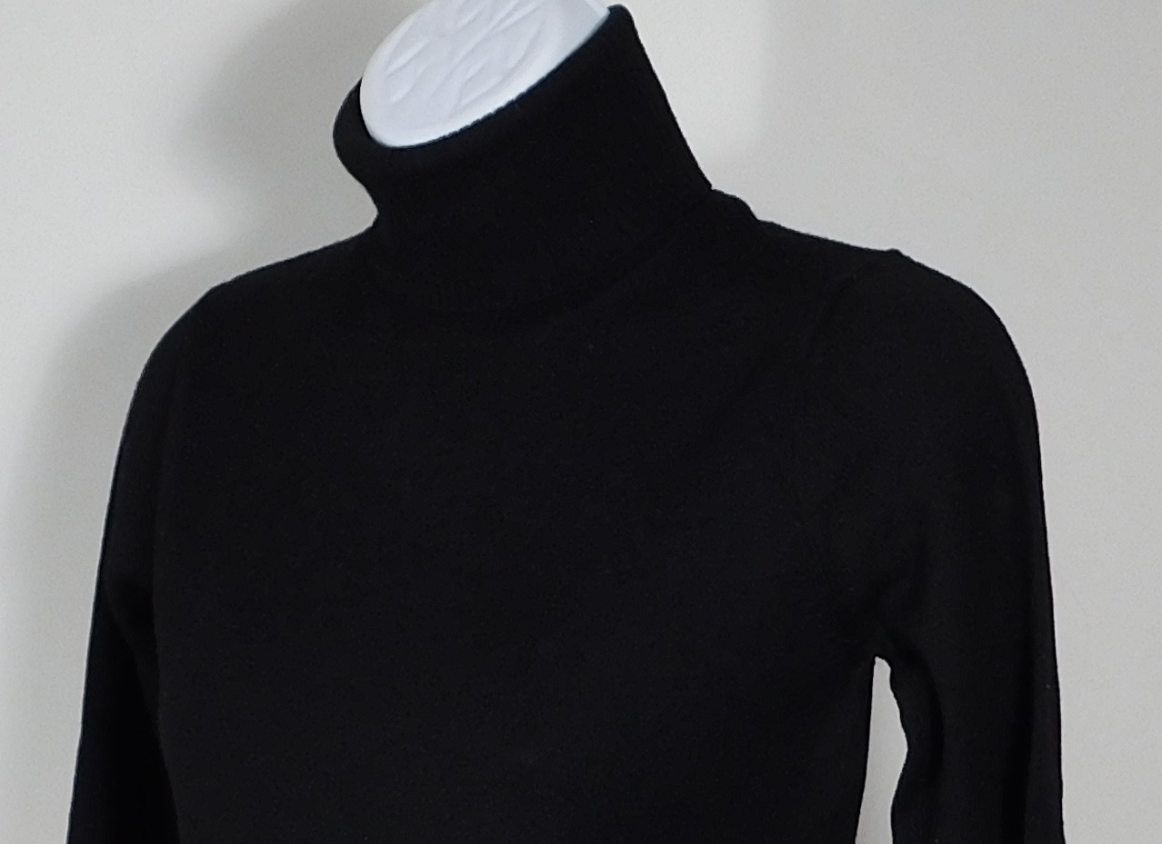 BANANA REPUBLIC Women's Black Merino Wool Turtleneck Sweater Sz XS - Image 4
