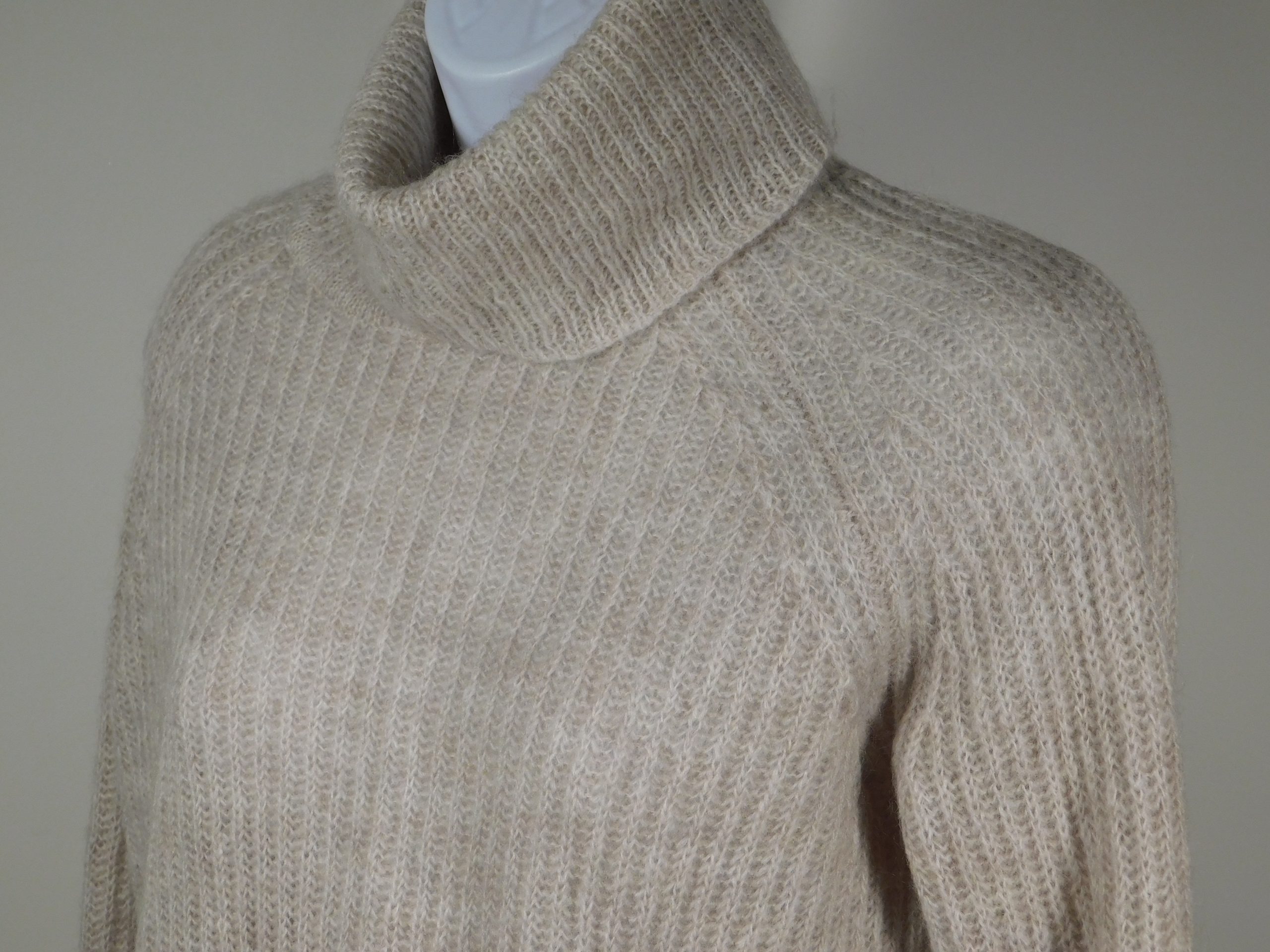 TALULA BY ANTHROPOLOGIE Women's Beige Ribed Wool Blend Pullover Boxy Turtleneck Sweater Sz XS - Image 3