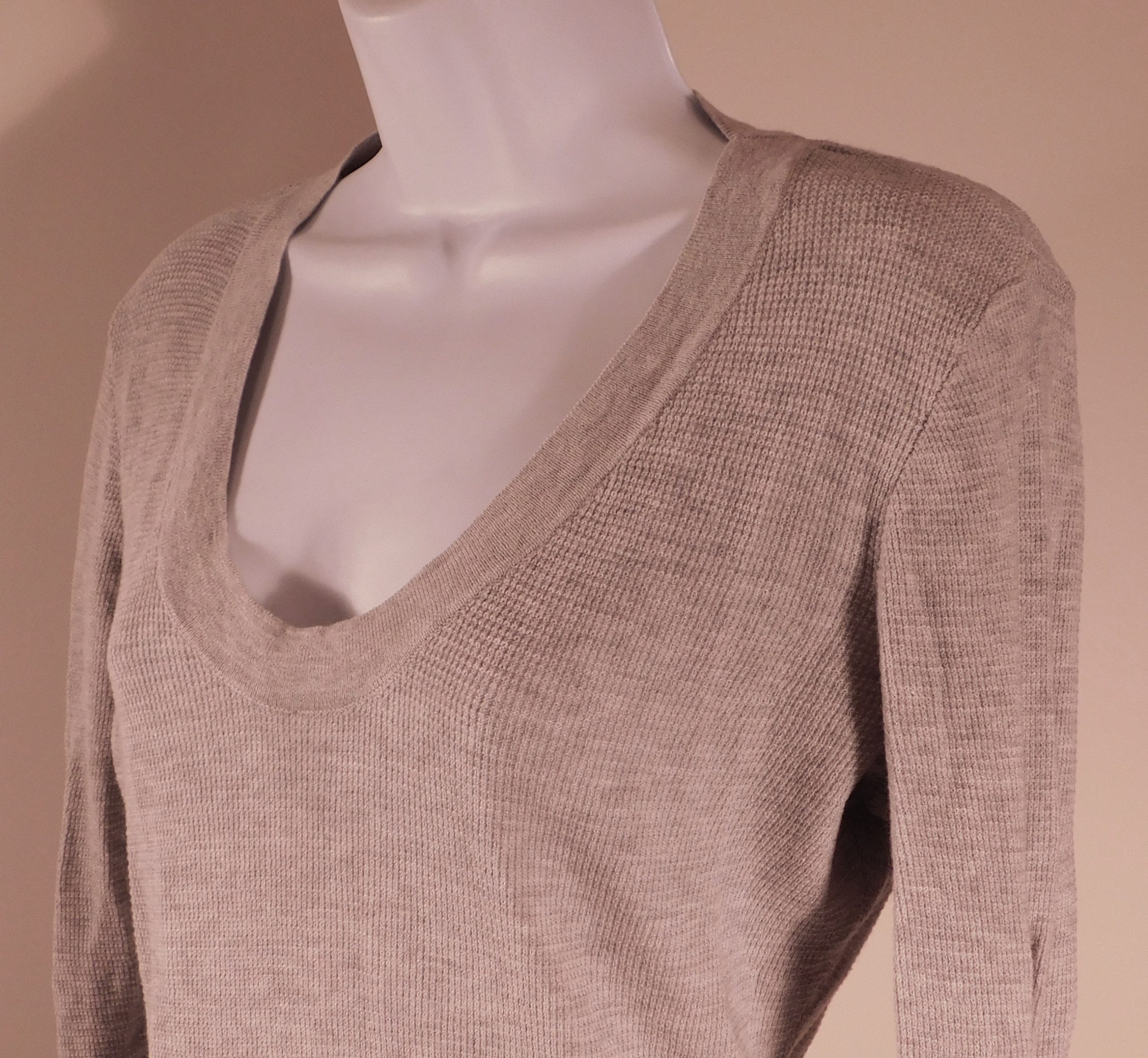 WHITE + WARREN Women's Gray Cotton Stretch Waffle Slim Stitch V-Neck Sweater Sz M ($176) - Image 3