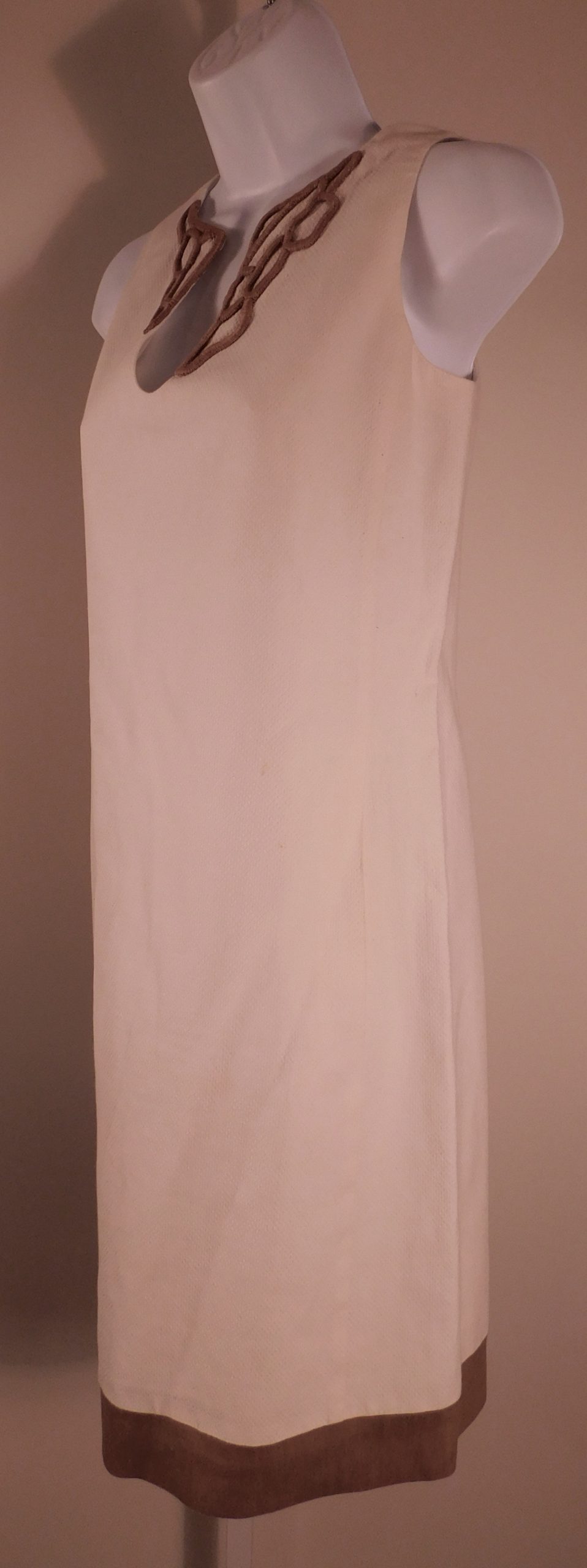 PIAZZA SEMPIONE Women's Ivory Pique W Brown Trim Embroidered at Neck V-Neck Sleeveless Sheath Dress Sz Italy 40/US 4 ($1010)