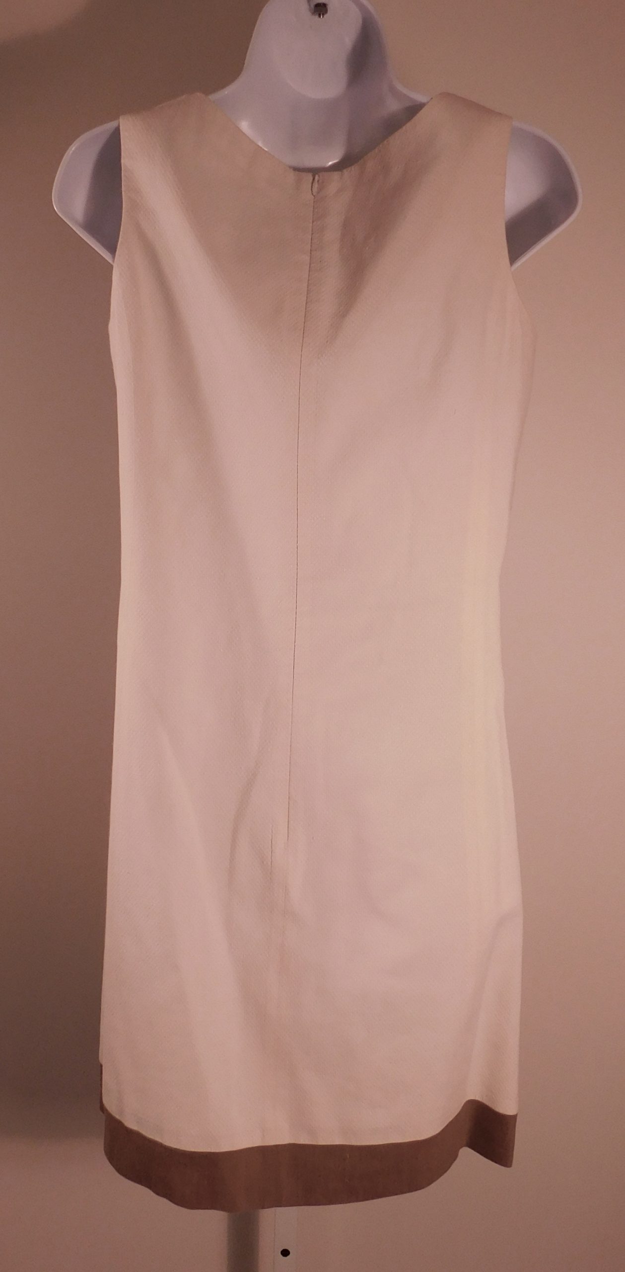 PIAZZA SEMPIONE Women's Ivory Pique W Brown Trim Embroidered at Neck V-Neck Sleeveless Sheath Dress Sz Italy 40/US 4 ($1010) - Image 6