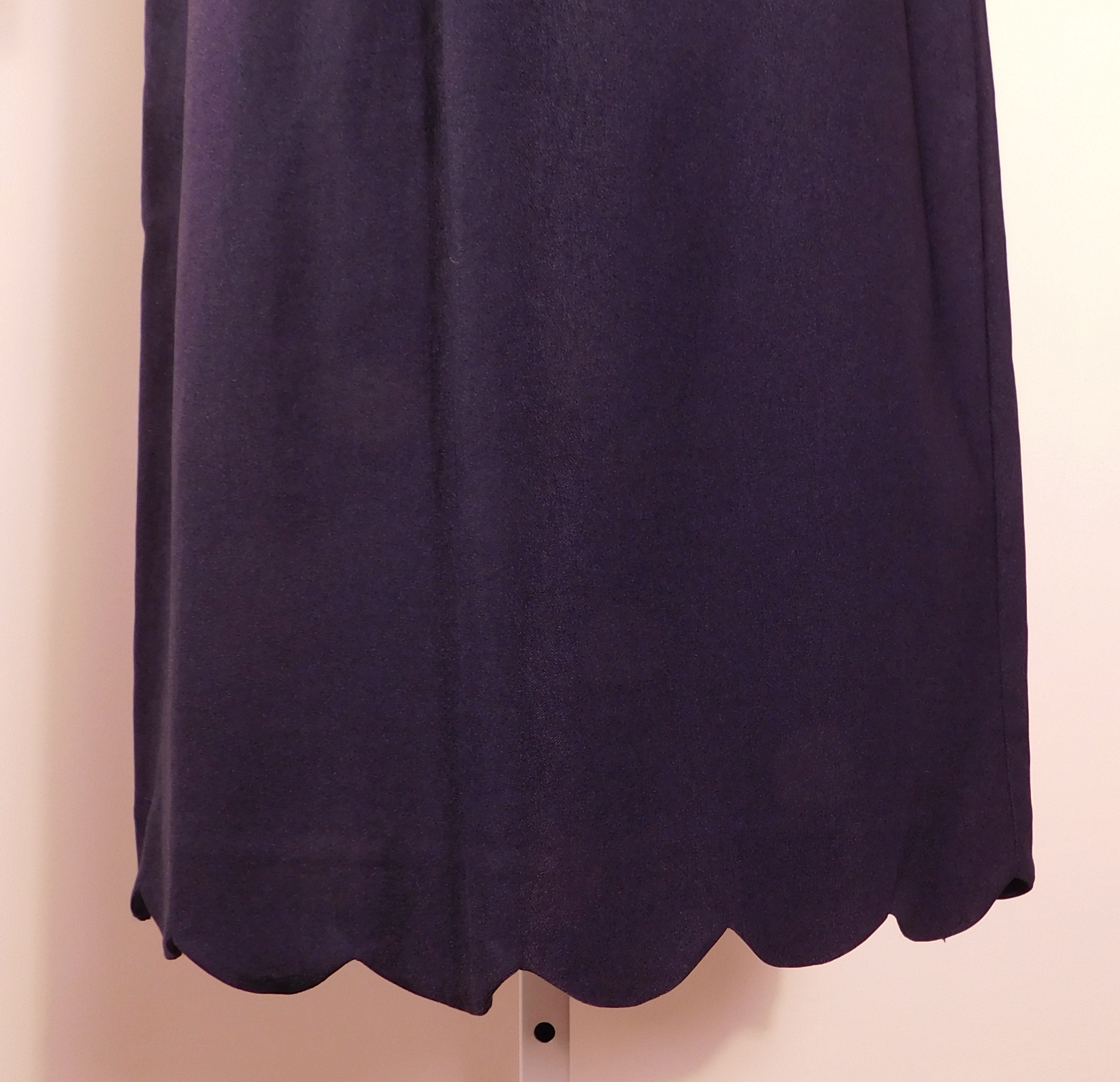 J MCLAUGHLIN Women's Midnight Blue 3/4 Sleeve Scoop Neck Scallop Hem Sheath Dress Sz 6 - Image 6