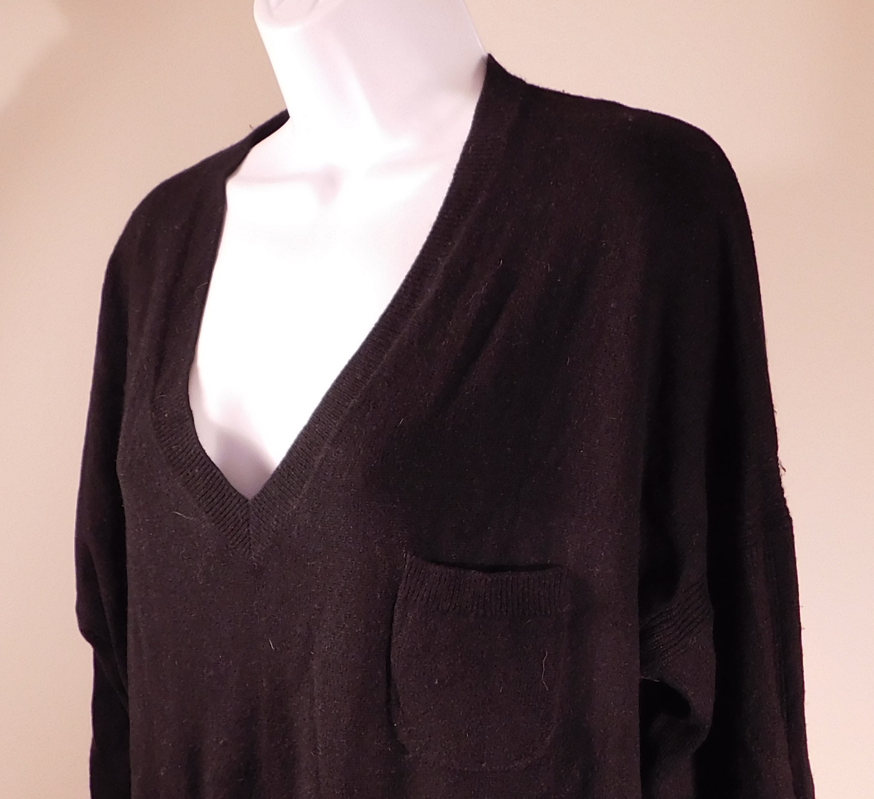 J CREW COLLECTION ITALIAN CASHMERE Women's Black V-Neck Boxy Sweater Sz L ($198) - Image 3