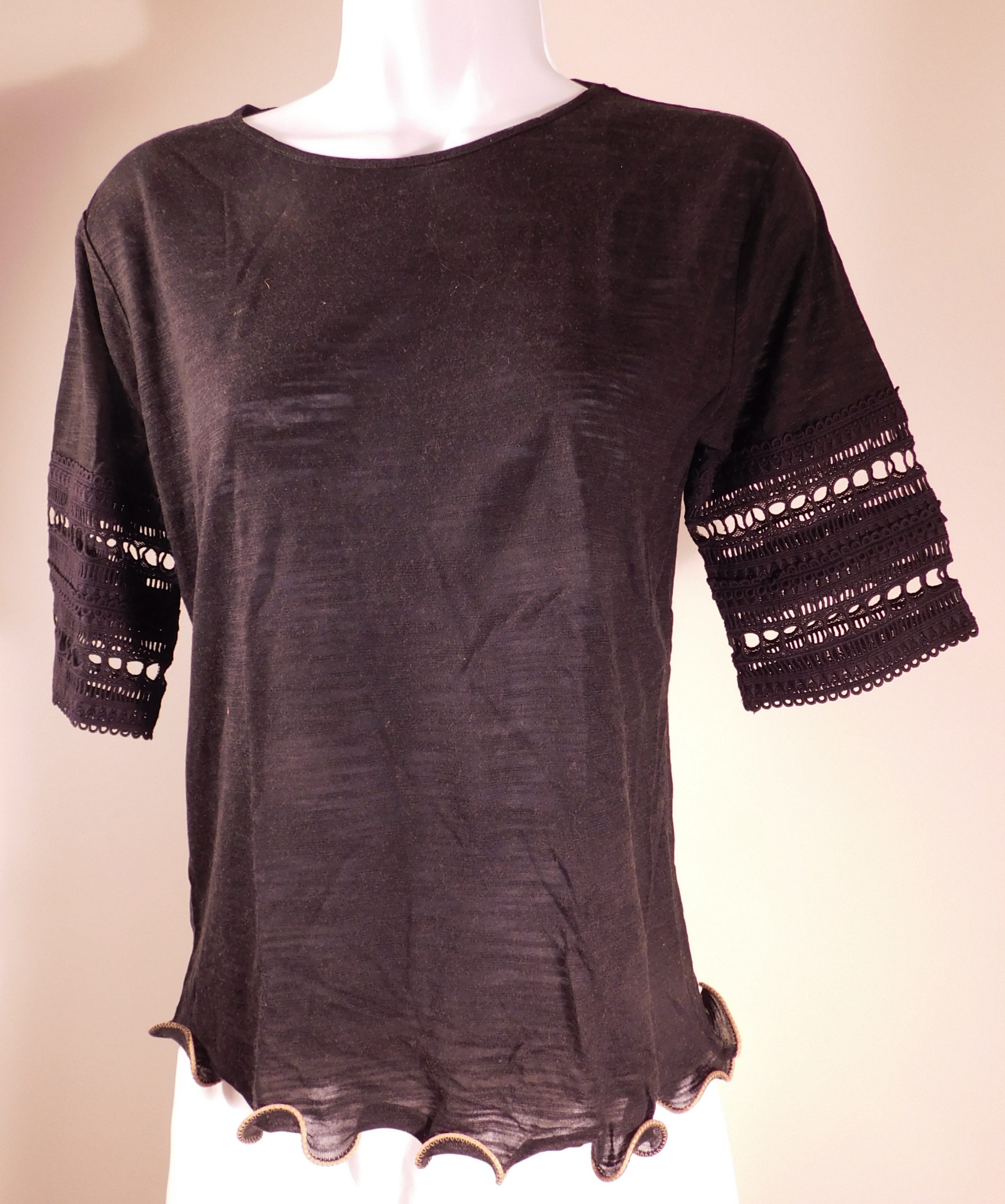 SEE BY CHLOE Women's Dark Navy Thin Knit Eyelet Trimmed Short Sleeve Gold Trim Ruffle Hem Cotton Sweater Top Sz M ($420) - Image 3