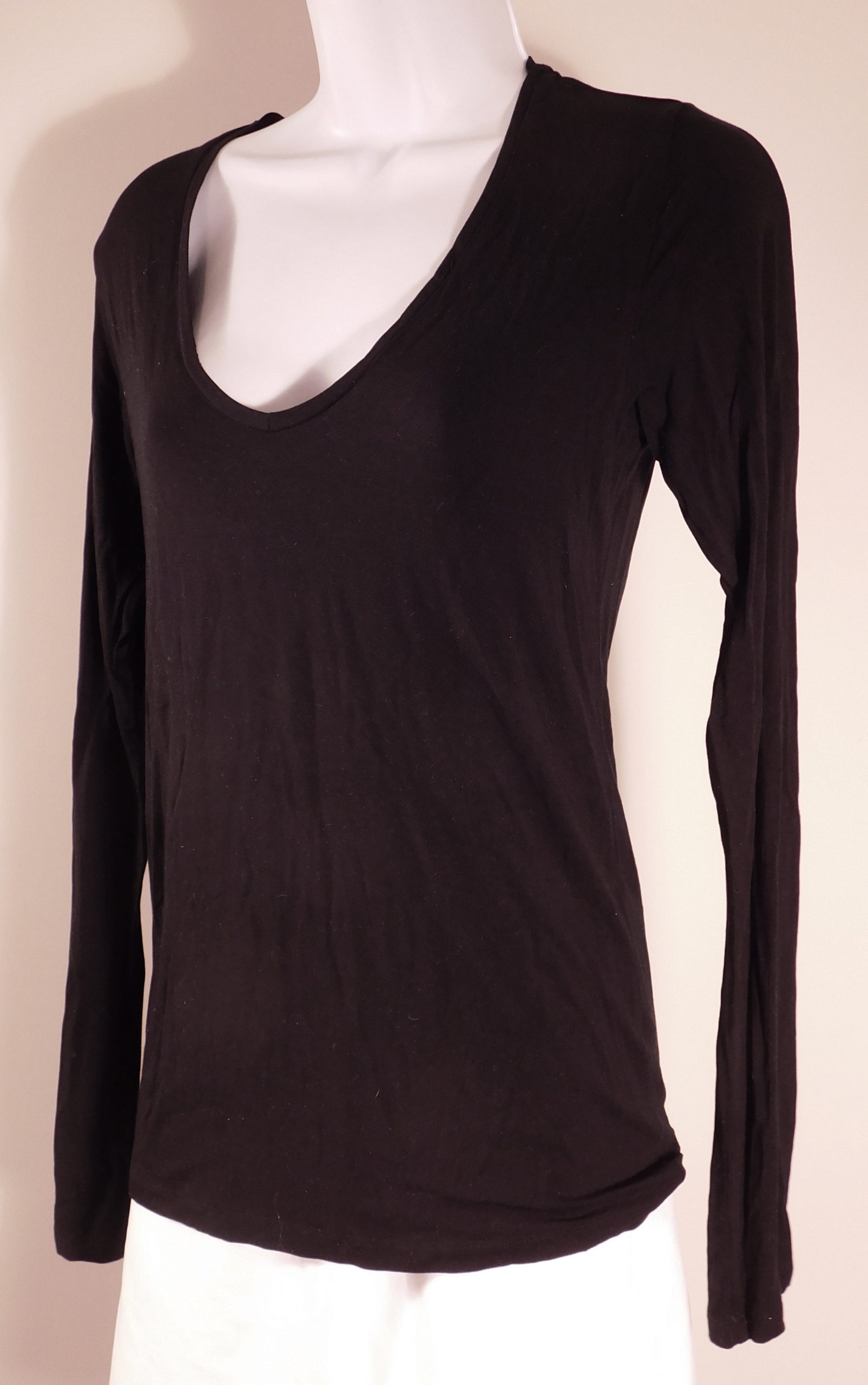 MAJESTIC FILATURES DULION Women's Black "Superwashed" "Soft Touch" Long Sleeve V-Neck Deluxe T-Shirt Top Sz 3