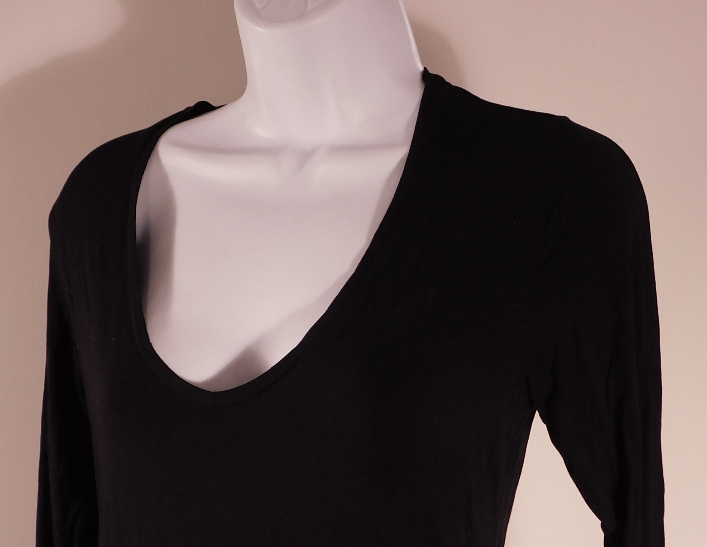 MAJESTIC FILATURES DULION Women's Black "Superwashed" "Soft Touch" Long Sleeve V-Neck Deluxe T-Shirt Top Sz 3 - Image 3