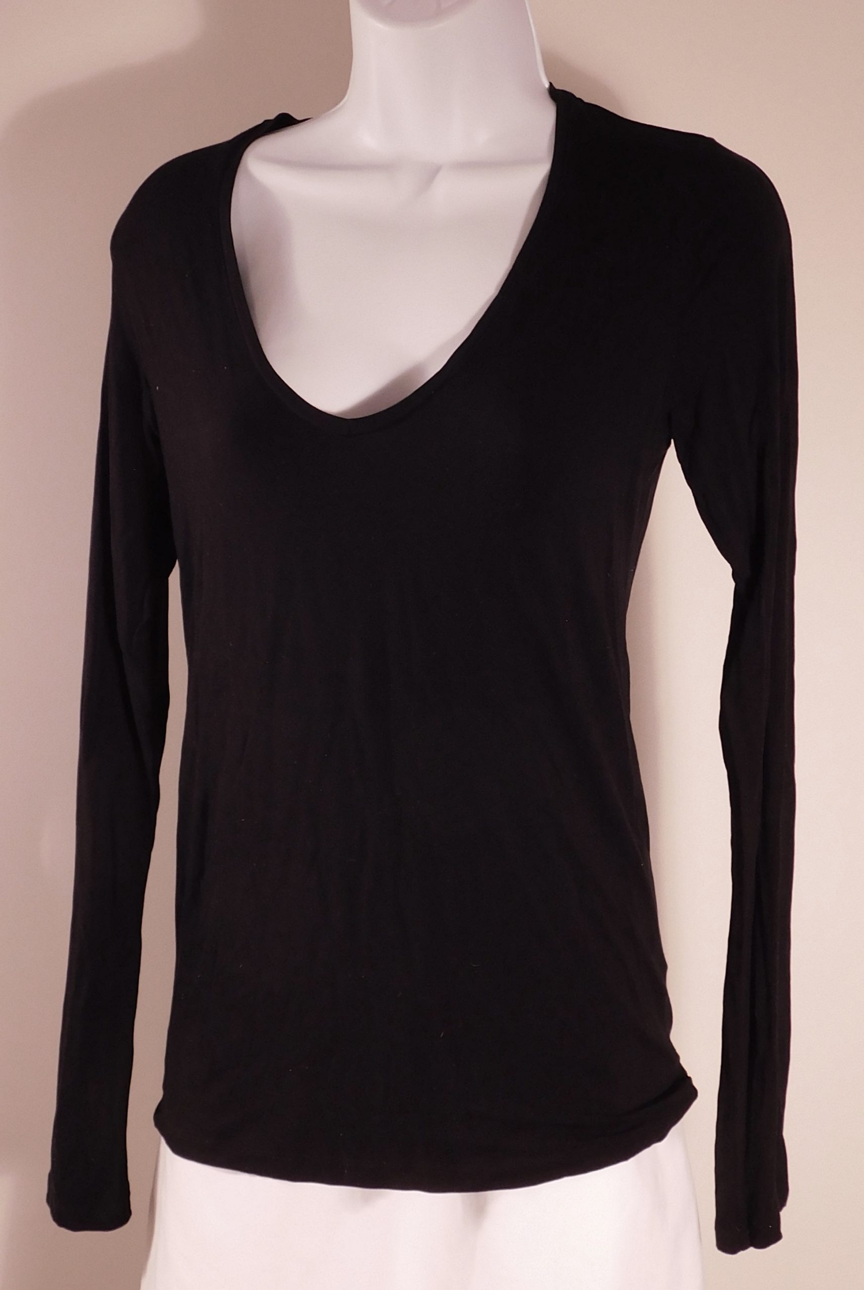 MAJESTIC FILATURES DULION Women's Black "Superwashed" "Soft Touch" Long Sleeve V-Neck Deluxe T-Shirt Top Sz 3 - Image 4
