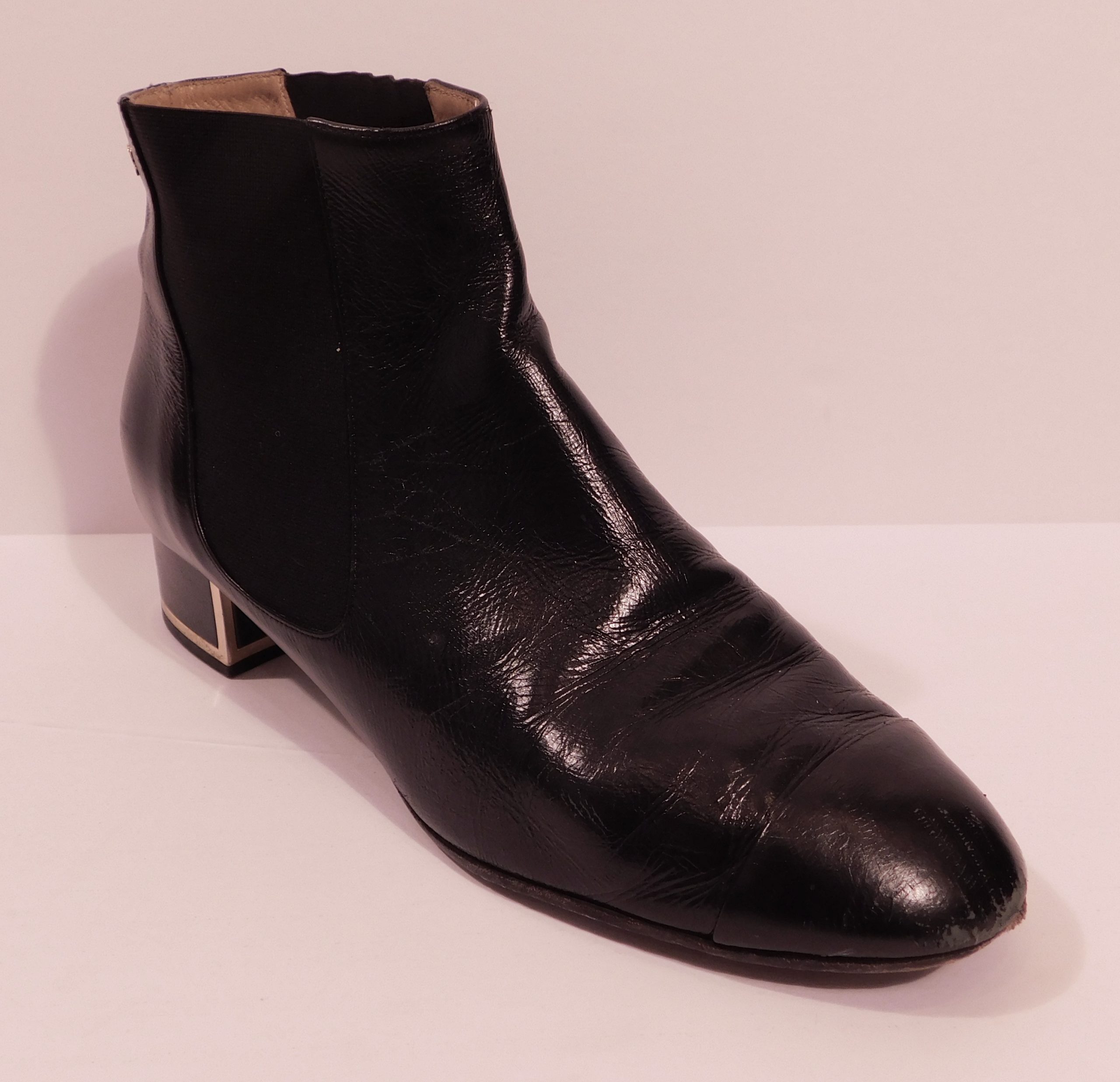 CHANEL Women's Black Interlocking CC Logo Pull On Chelsea Boot Sz 39