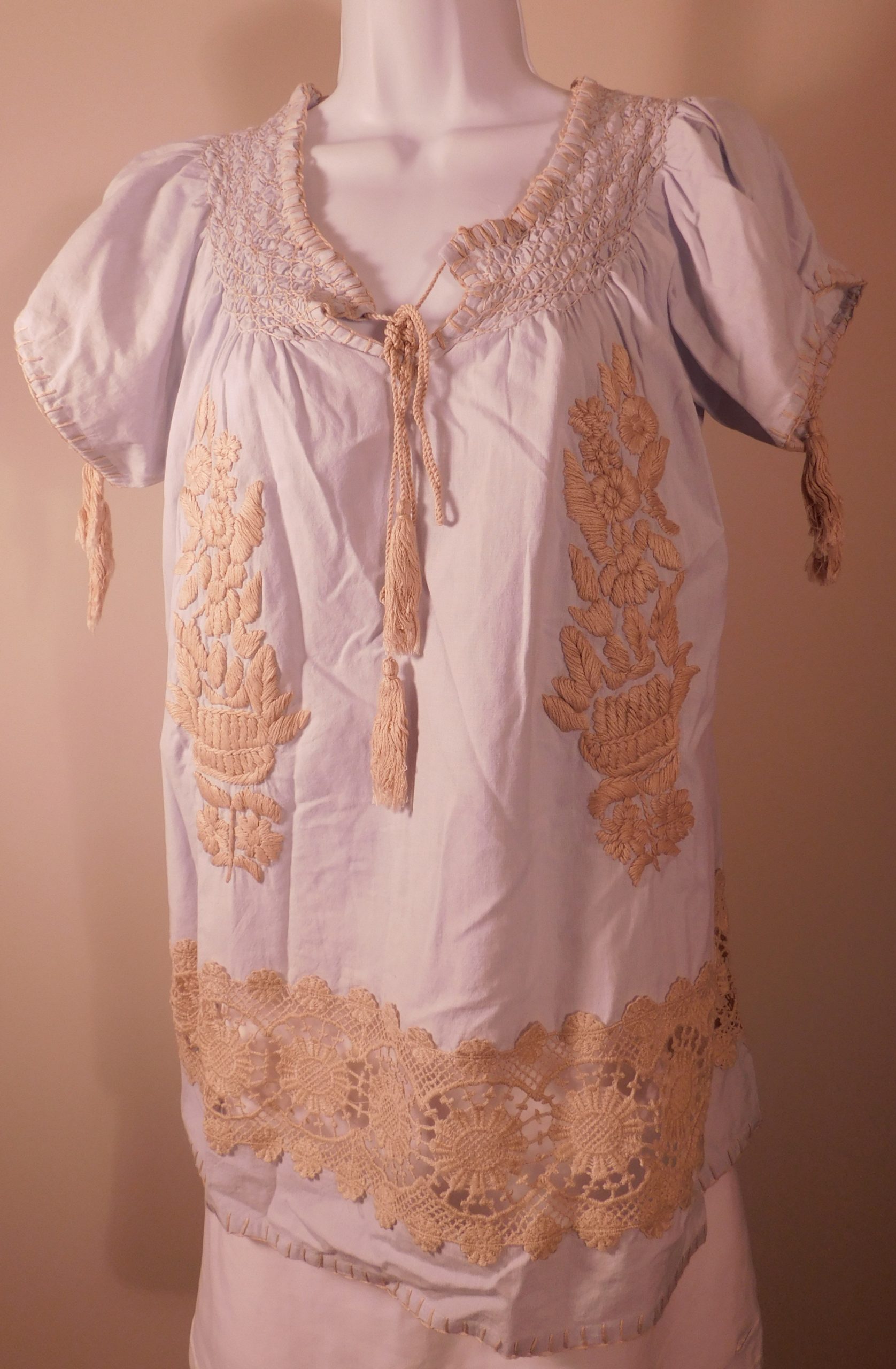 ROSE AND ROSE Women's Blue Embroidered Cotton Crochet Trim Short Sleeve Tunic Blouse Sz S ($298) - Image 4