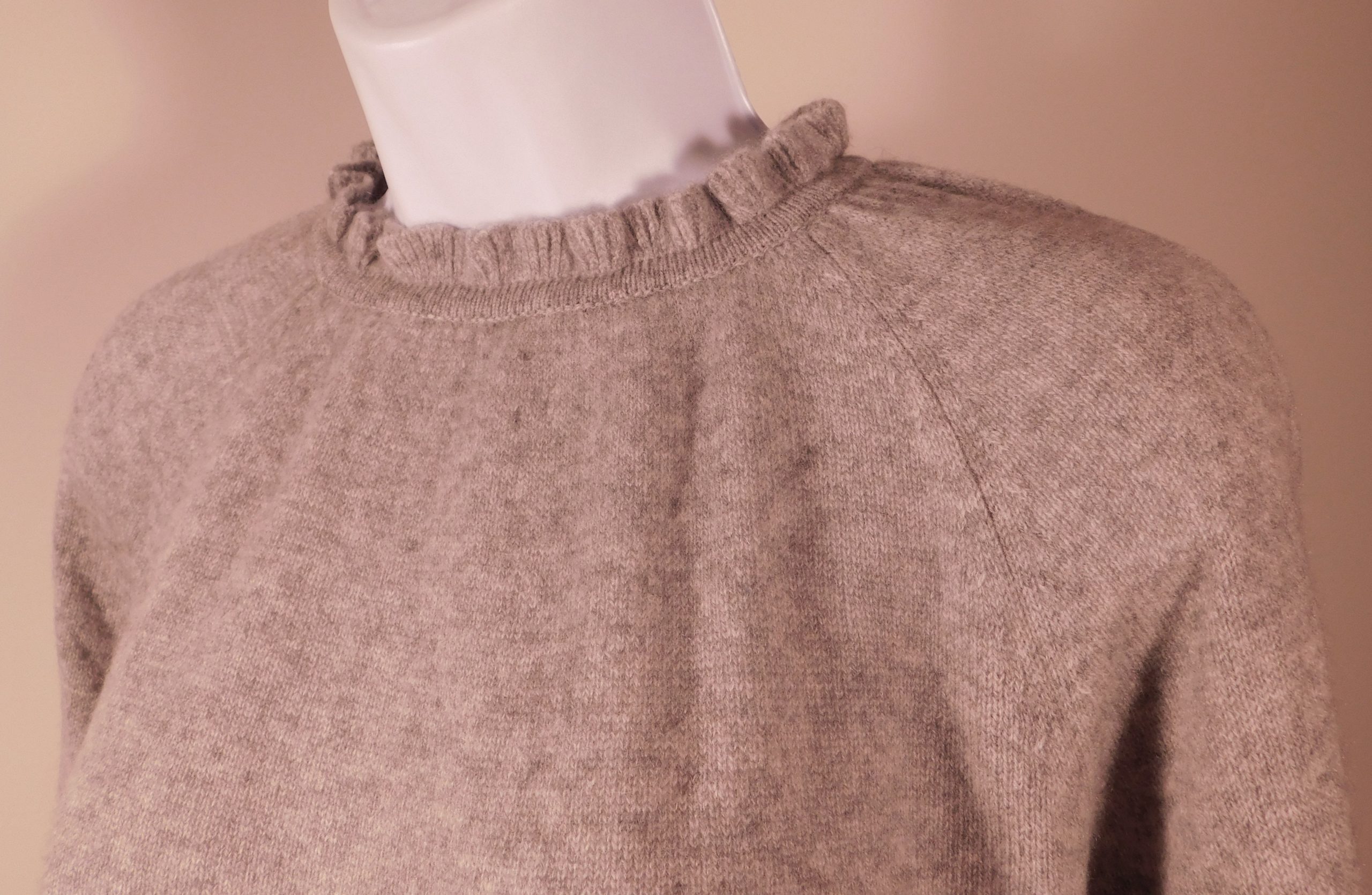 FRAME Women's Gray Cashmere Ruffle Neck Long Sleeve Josephine Sweater Sz S ($398) - Image 3