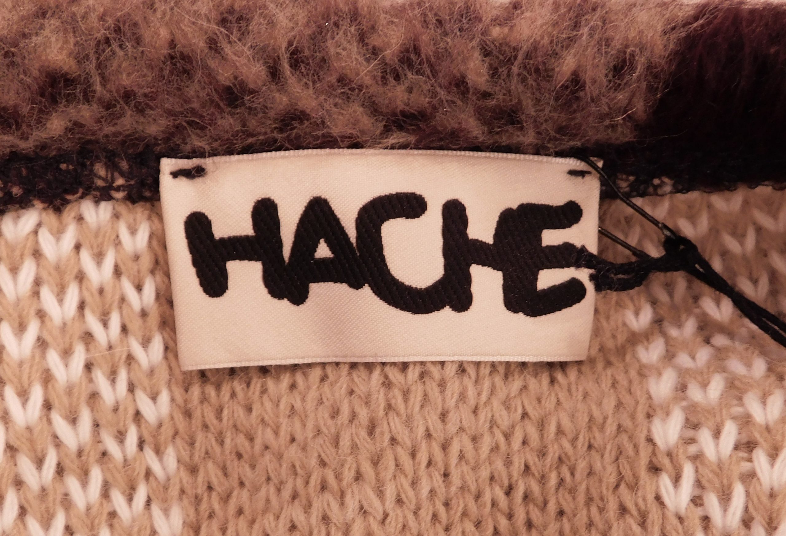HACHE NWT Women's Brown Ivory Plaid Short Sleeve Scoop Neck Soft Knit Sweater Sz 42 - Image 9