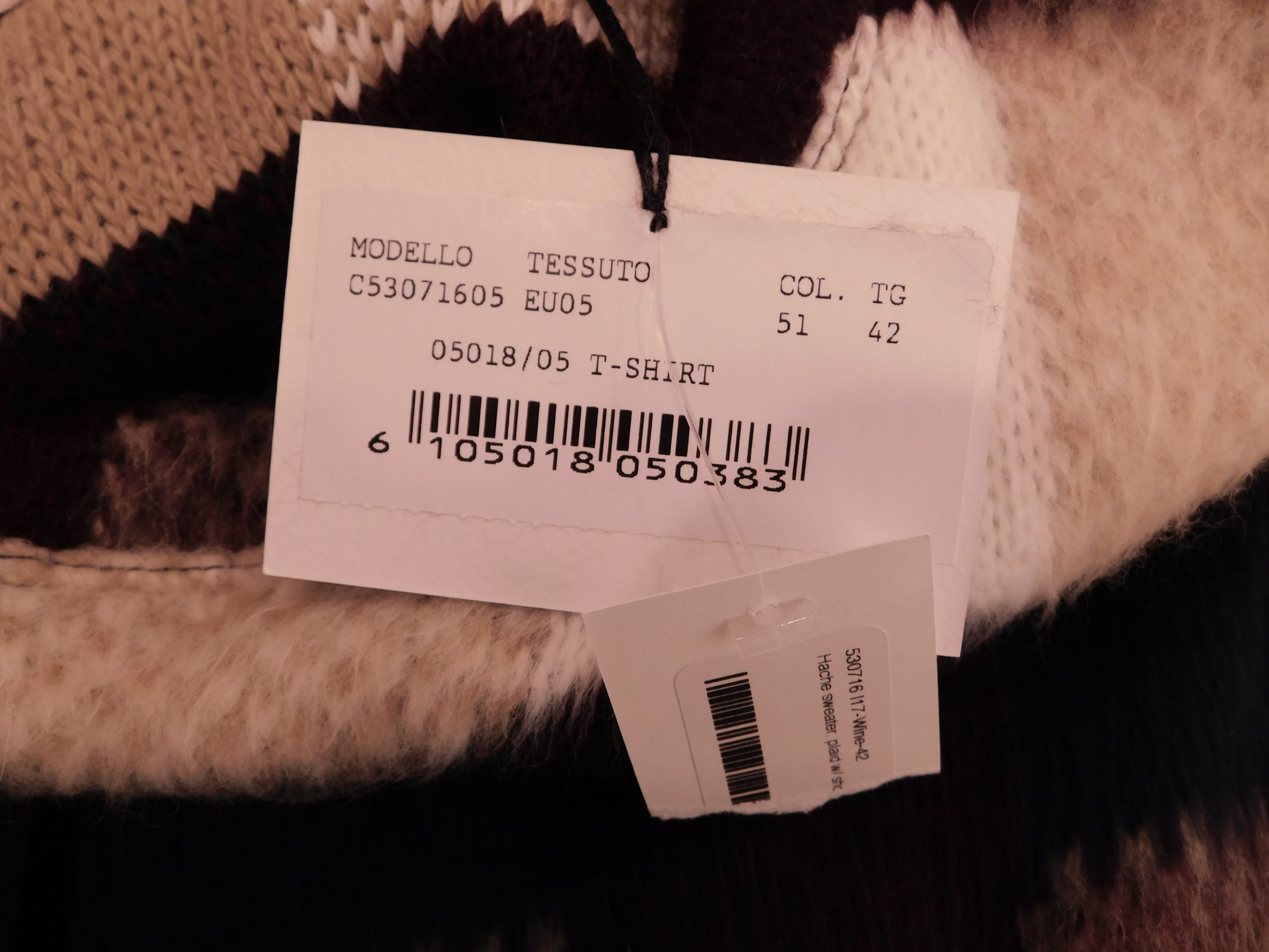 HACHE NWT Women's Brown Ivory Plaid Short Sleeve Scoop Neck Soft Knit Sweater Sz 42 - Image 7