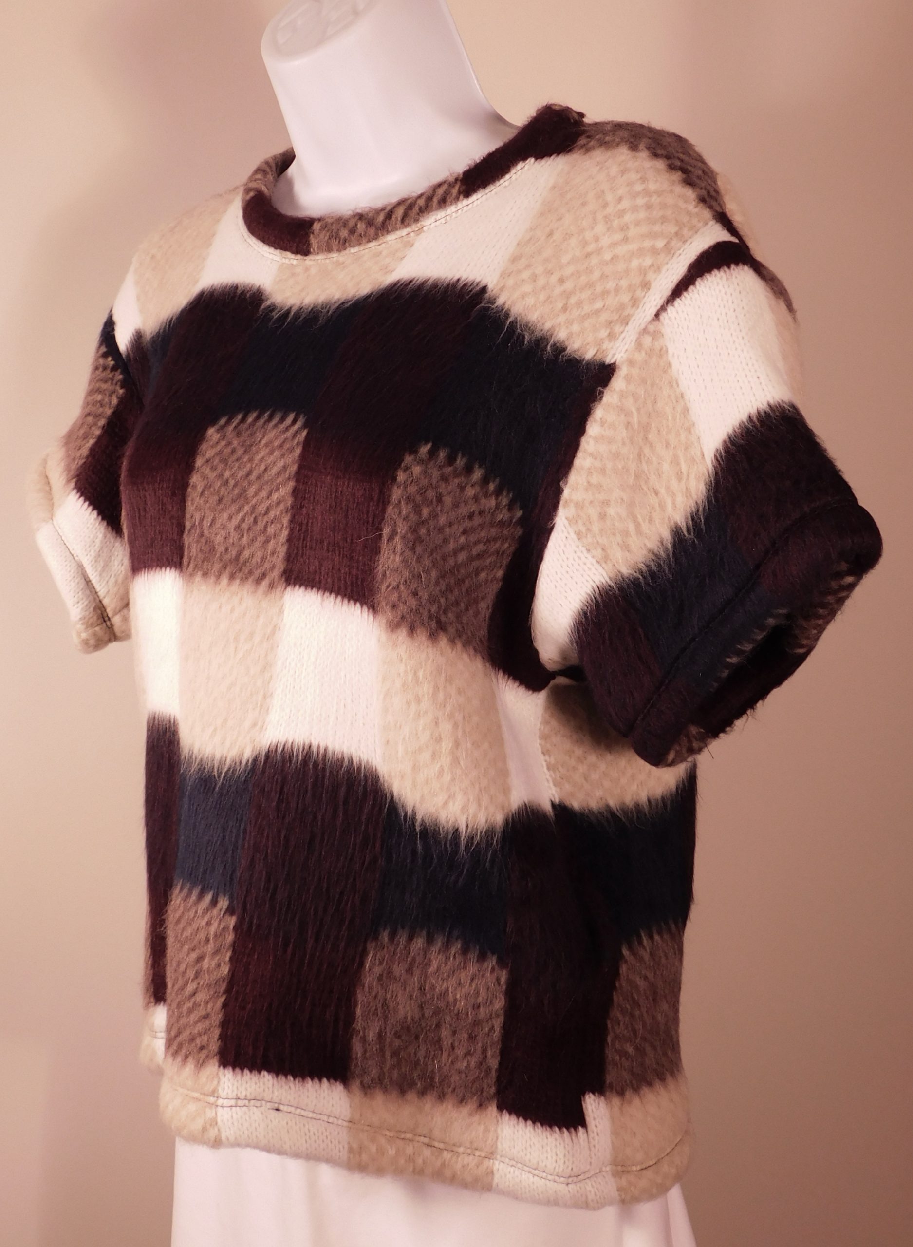 HACHE NWT Women's Brown Ivory Plaid Short Sleeve Scoop Neck Soft Knit Sweater Sz 42