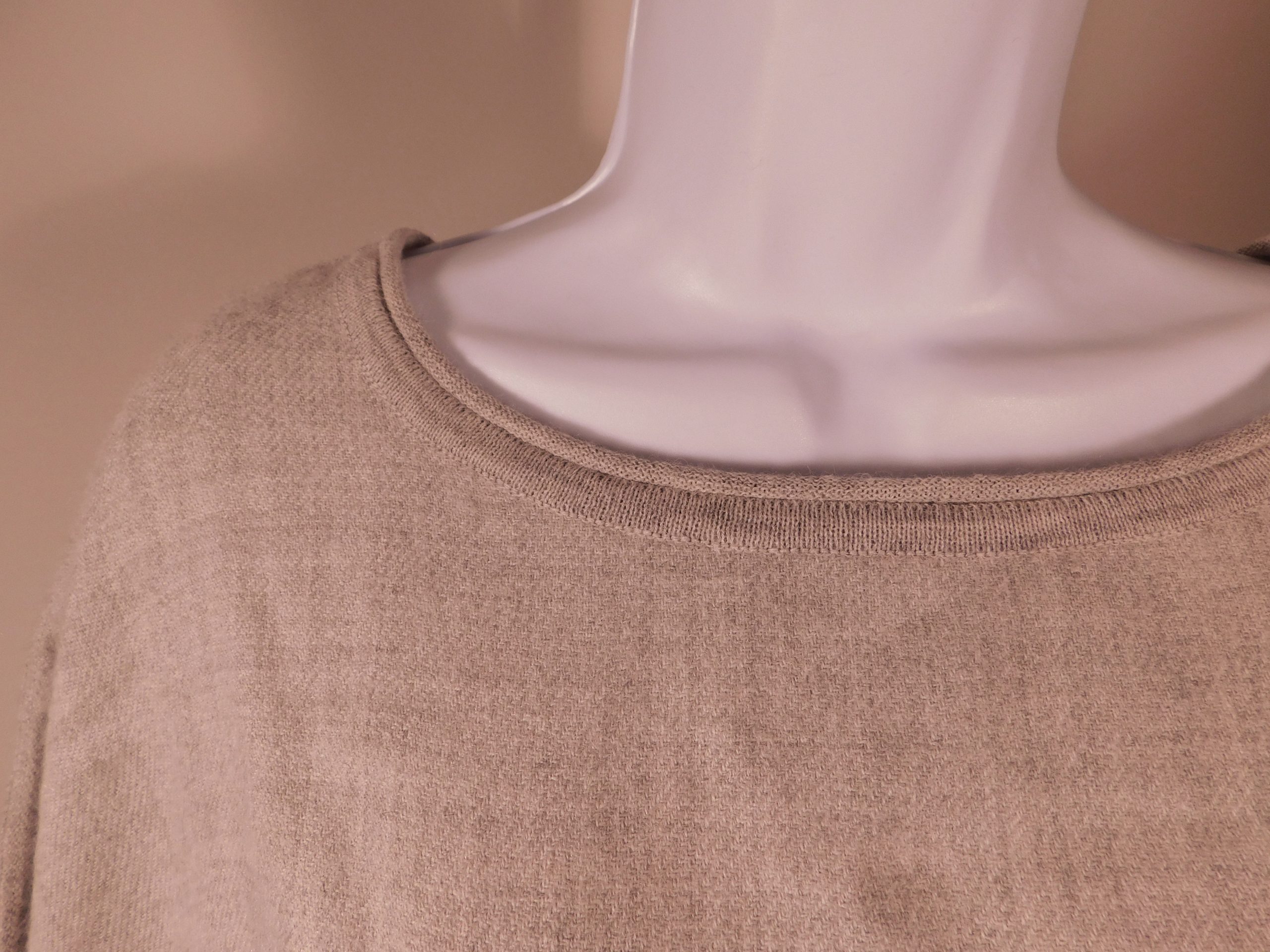 CUYANA Women's Light Heather Gray Short Sleeve Boxy Scoop Neck Baby Alpaca Soft Knit Sweater Sz OS - Image 5