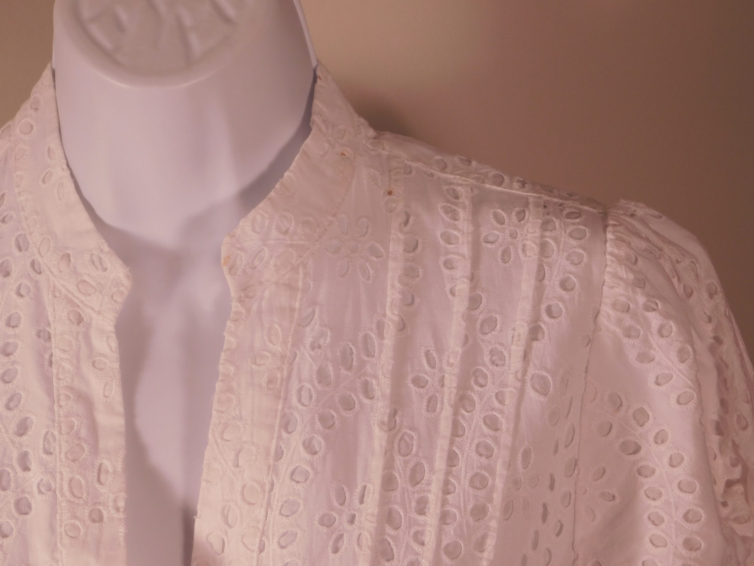 ANNE FONTAINE Women's White Eyelet V-Neck Short Sleeve Button Front Self Belt Melodie Dress Sz 42 ($715) - Image 4