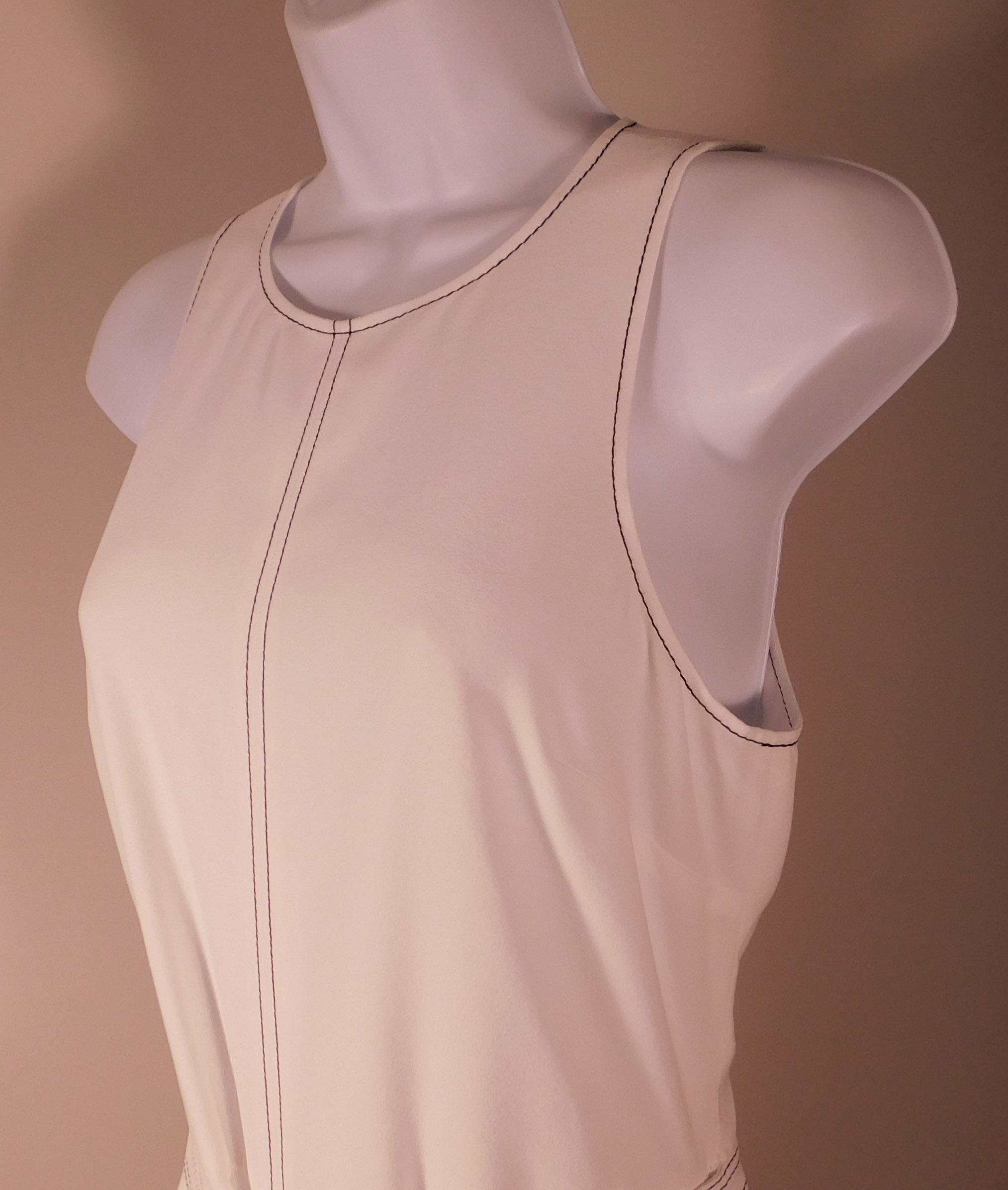 JOIE Women's White W Black Top Stitching Sleeveless Scoop Neck Belted Wide Cropped Leg Jump Suit Sz 6 ($348) - Image 3