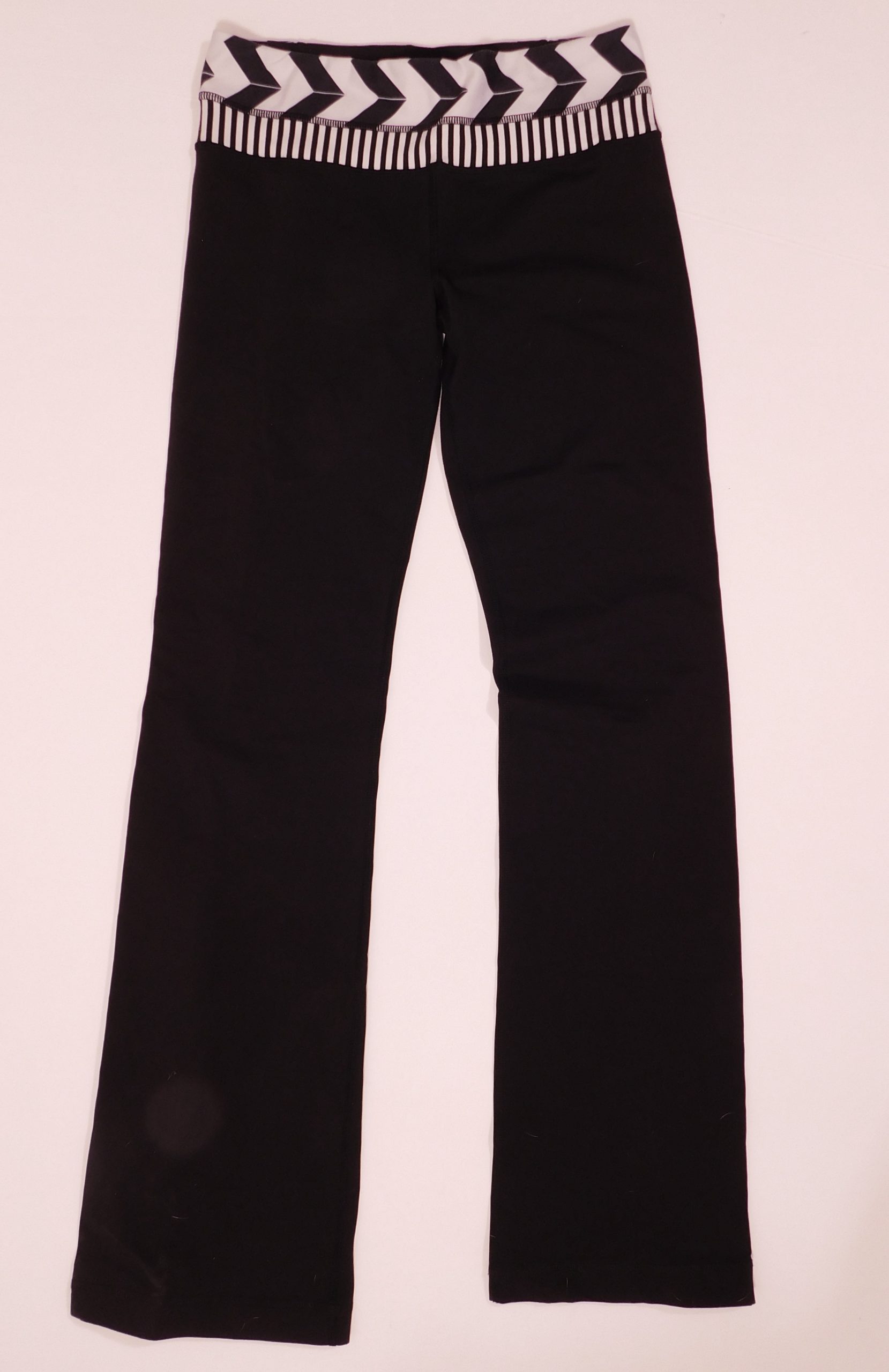 LULULEMON ATHLETICS Black W White Print Waist Wide Leg Groove Pant Sz 6 - Image 3