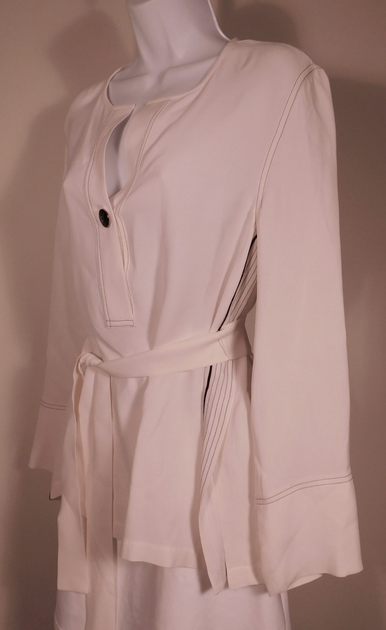 ST JOHN Women's Ivory W Black Top Stitching V-Neck W Tie Silk Tunic Blouse Sz 6