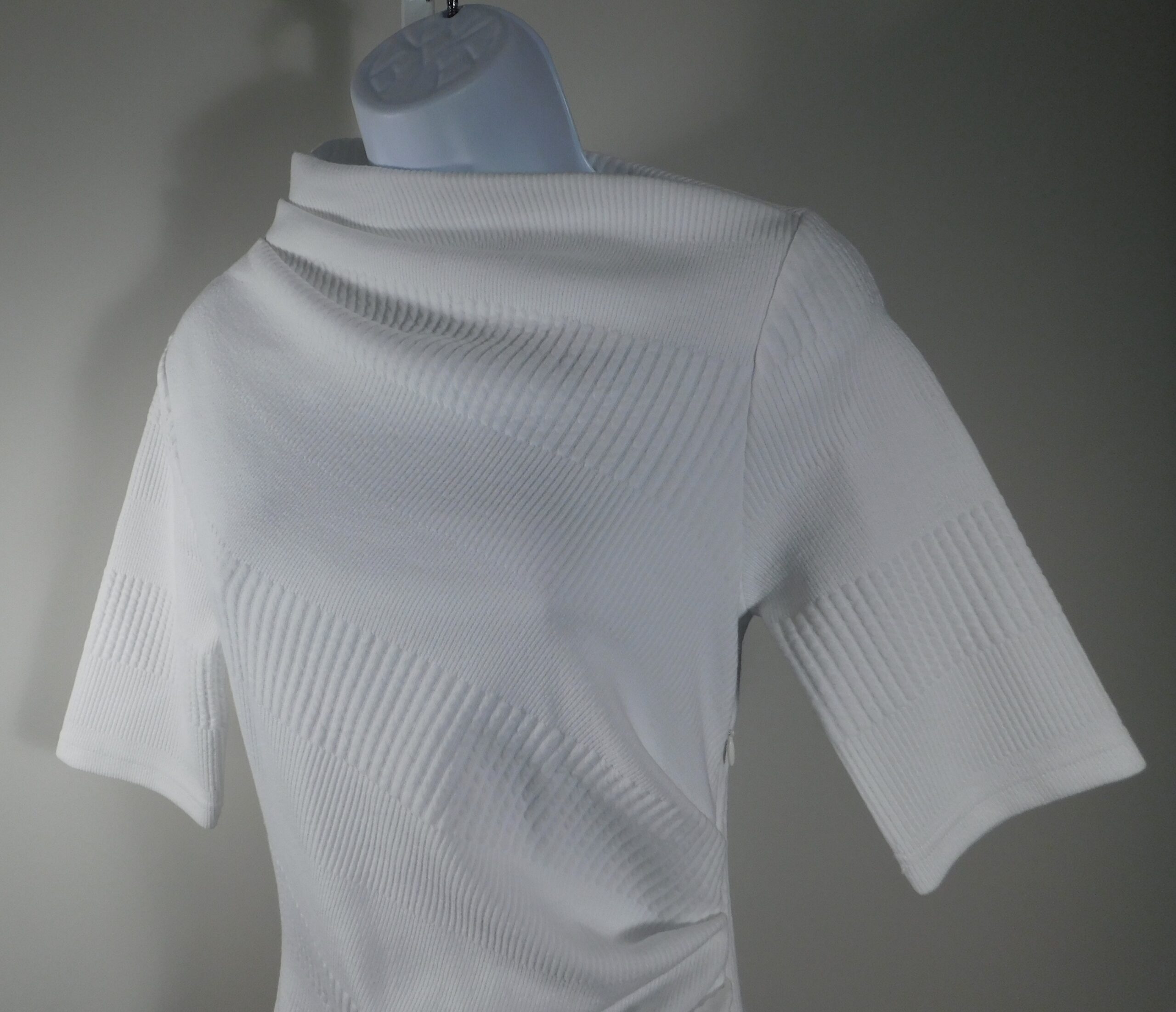 ACLER Women's Parkfield White Short Sleeved Knit Midi Dress Sz 6 ($250) - Image 3