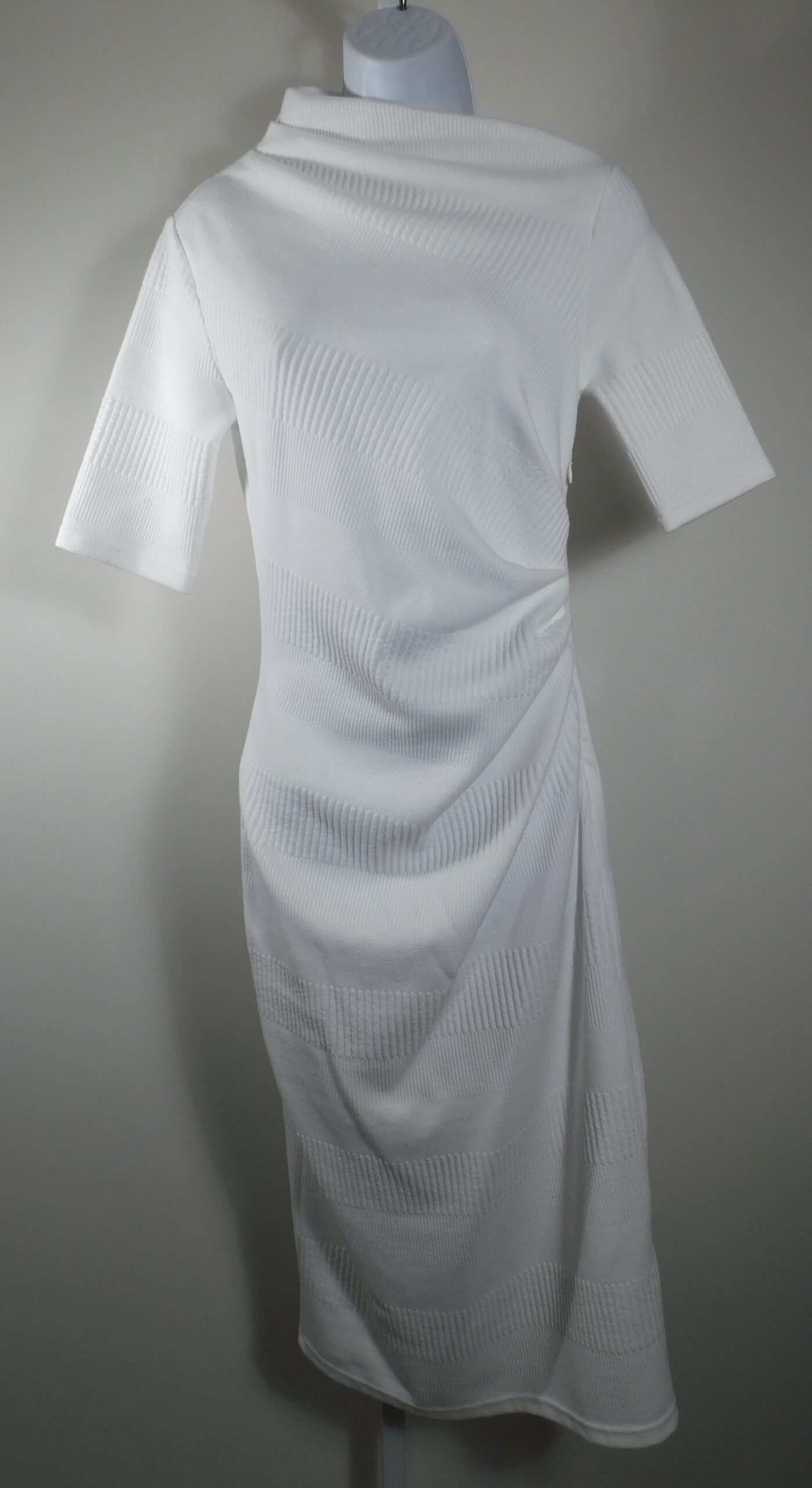ACLER Women's Parkfield White Short Sleeved Knit Midi Dress Sz 6 ($250) - Image 4