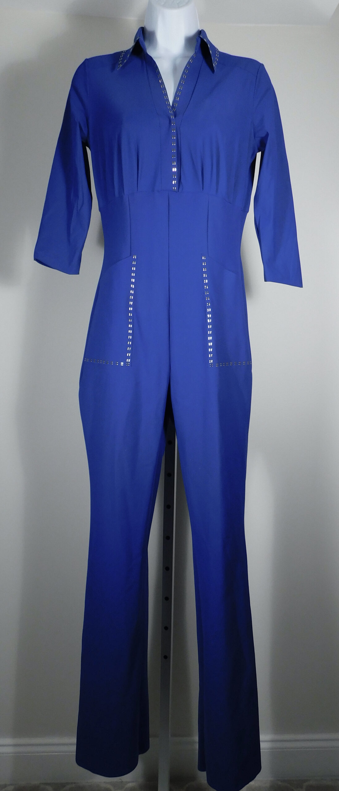 LA PETITE ROBE DI CHIARA BONI Royal Blue 3/4 Sleeve Gold Tone Studded Jumpsuit Sz 42 - Image 4