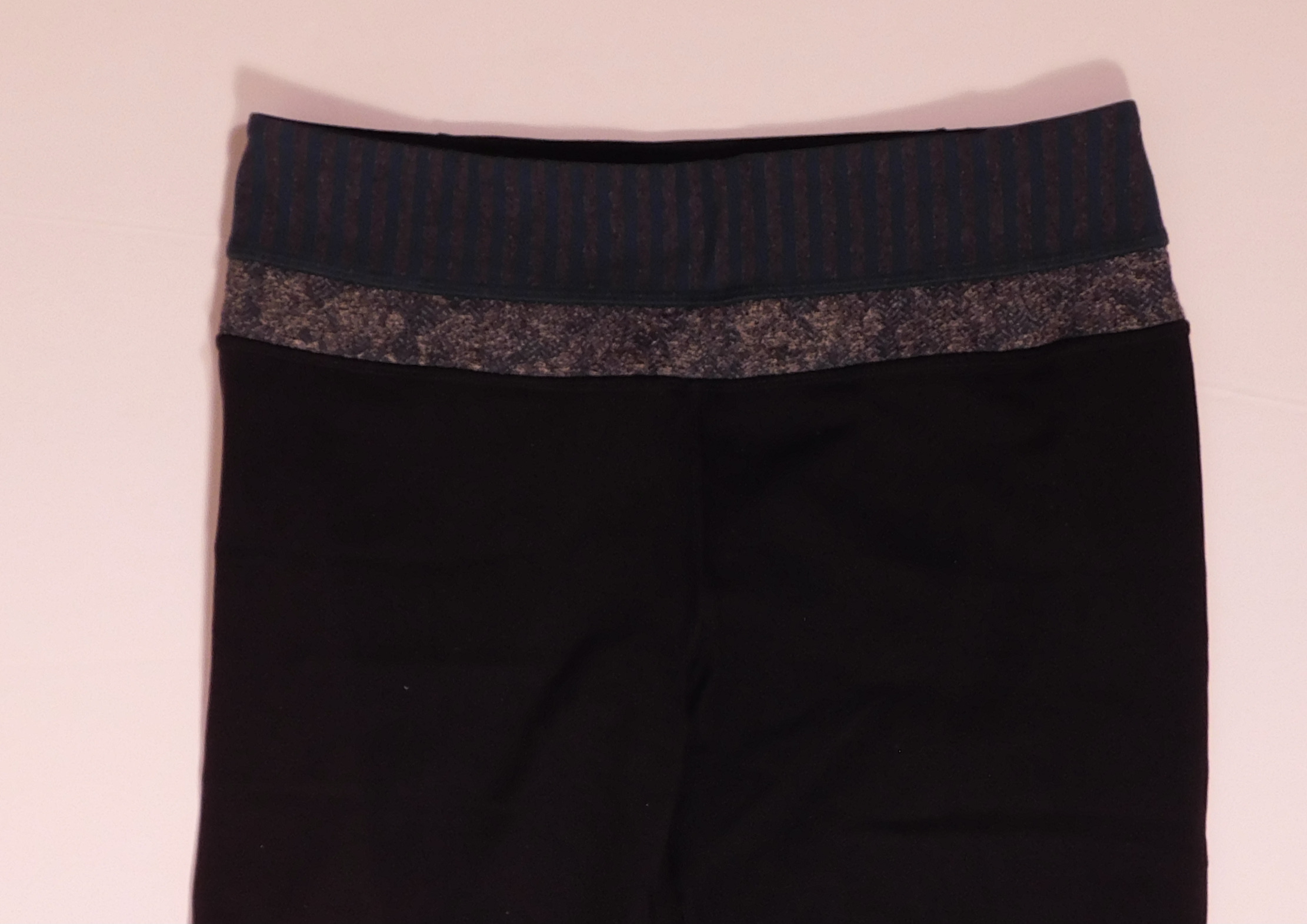 LULULEMON ATHLETICS Black Teal Trim Wide Leg Groove Pant Sz 6 - Image 4