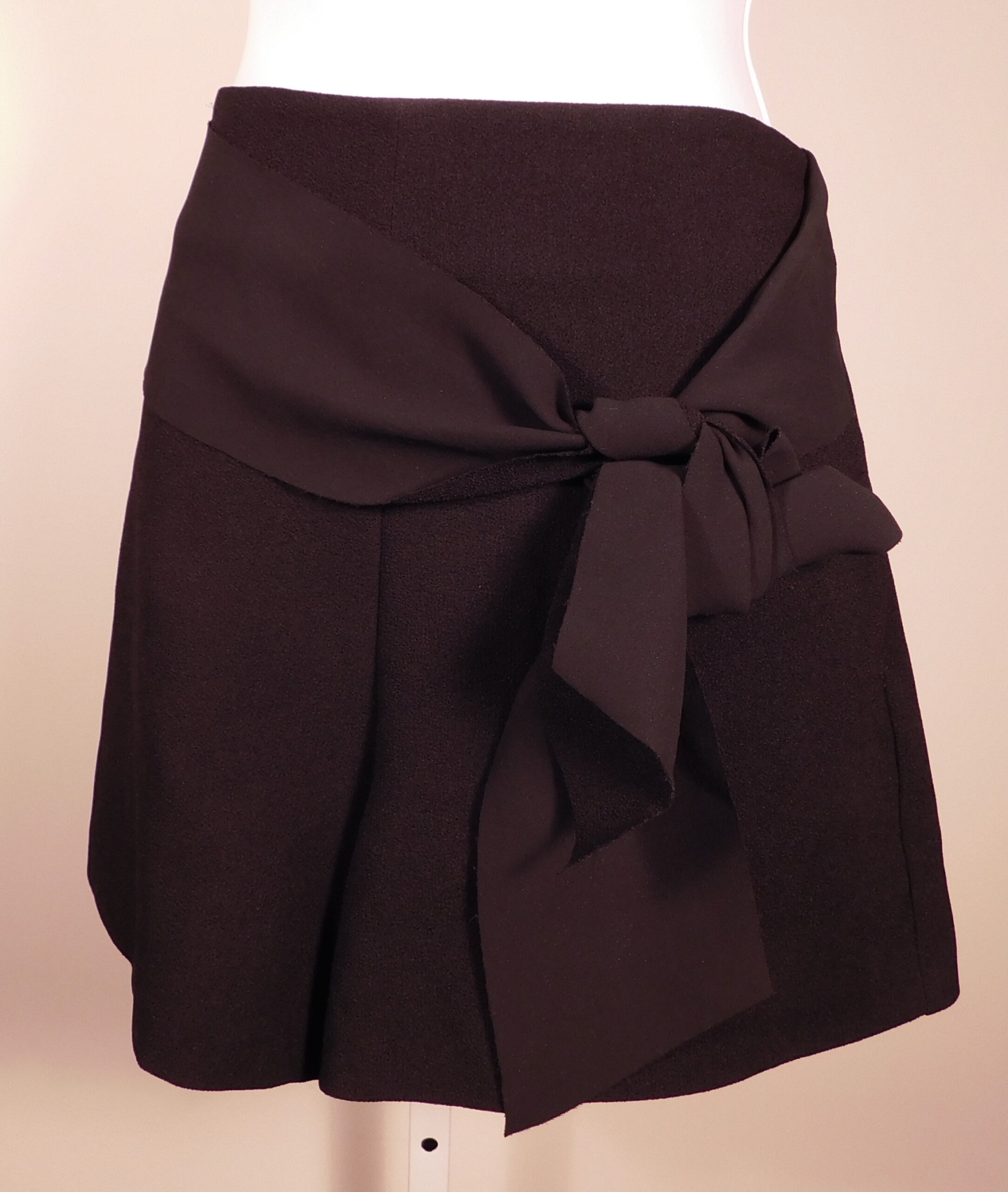 TOPSHOP Women's Black Flat Front Attached Waist Tie Shorts Sz 6 - Image 3