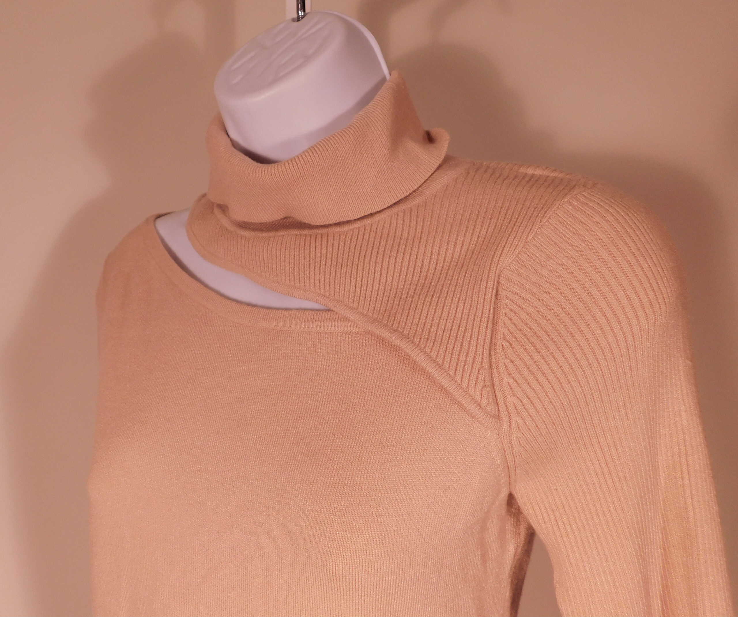 L'AGENCE Women's Tan Everlee Cutout Turtleneck Sweater Sweater Sz S/P ($350) - Image 3