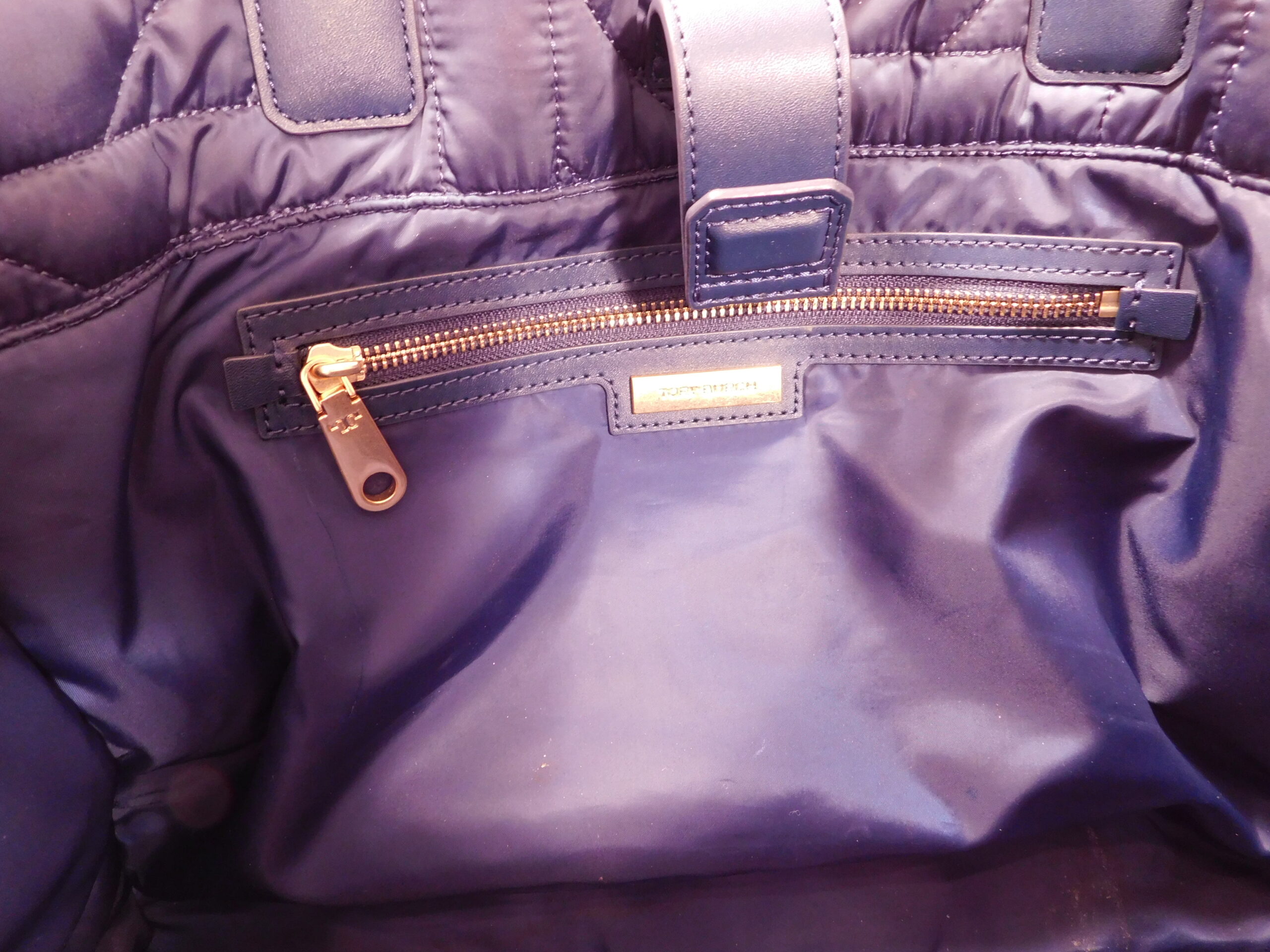 TORY BURCH Navy Blue Quilted Nylon Large Tote Handbag - Image 8
