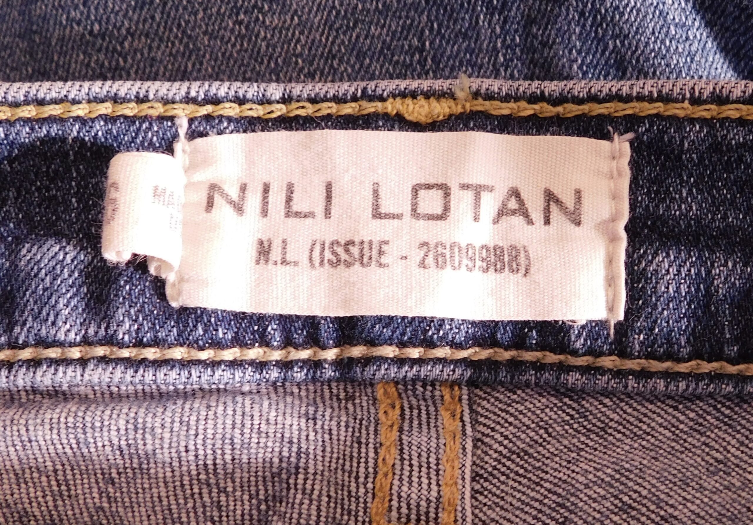 NILI LOTAN Women's Classic Wash 5 Pocket Mid-Rise Flare Cotton Stretch Celia Jean Sz 26 ($395) - Image 8
