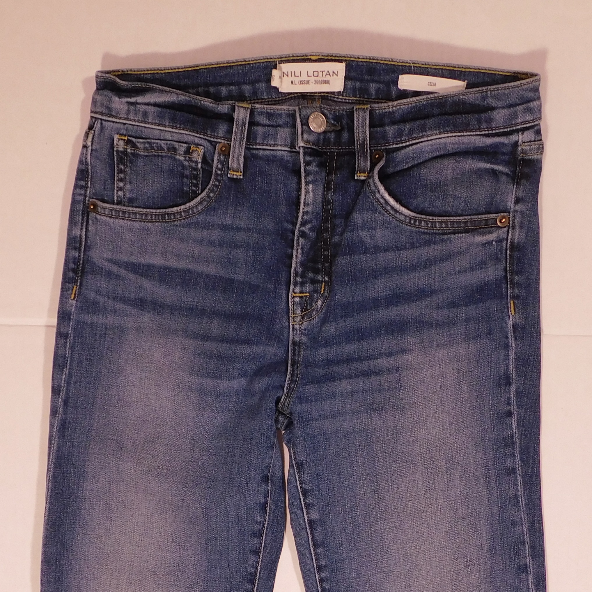 NILI LOTAN Women's Classic Wash 5 Pocket Mid-Rise Flare Cotton Stretch Celia Jean Sz 26 ($395) - Image 4