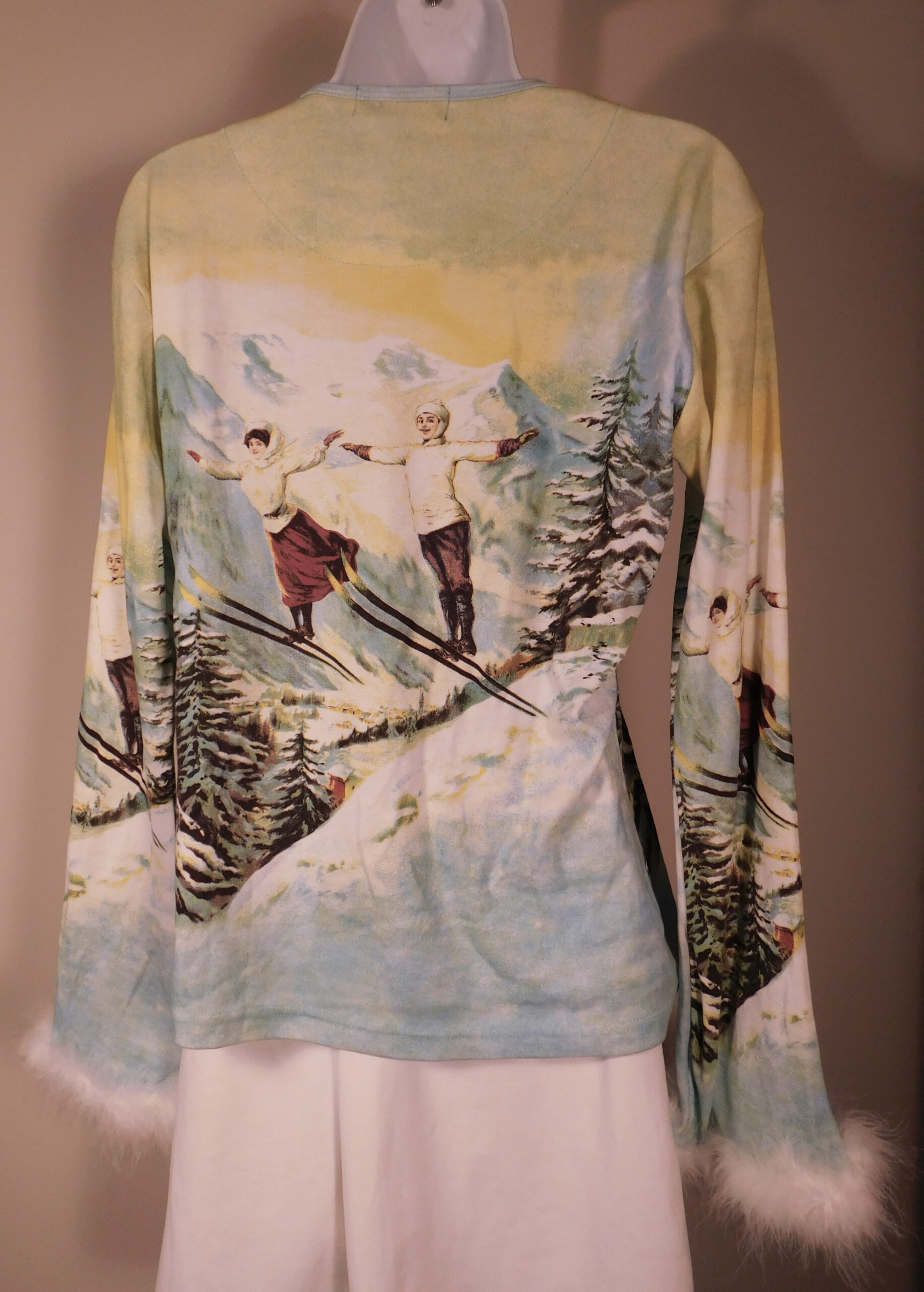 MOUNTAIN CHALET Vintage Collection NWOT Women's Multi Ski Graphic Boa Trim Long Sleeve Scoop Neck T-Shirt Blouse Sz M - Image 4