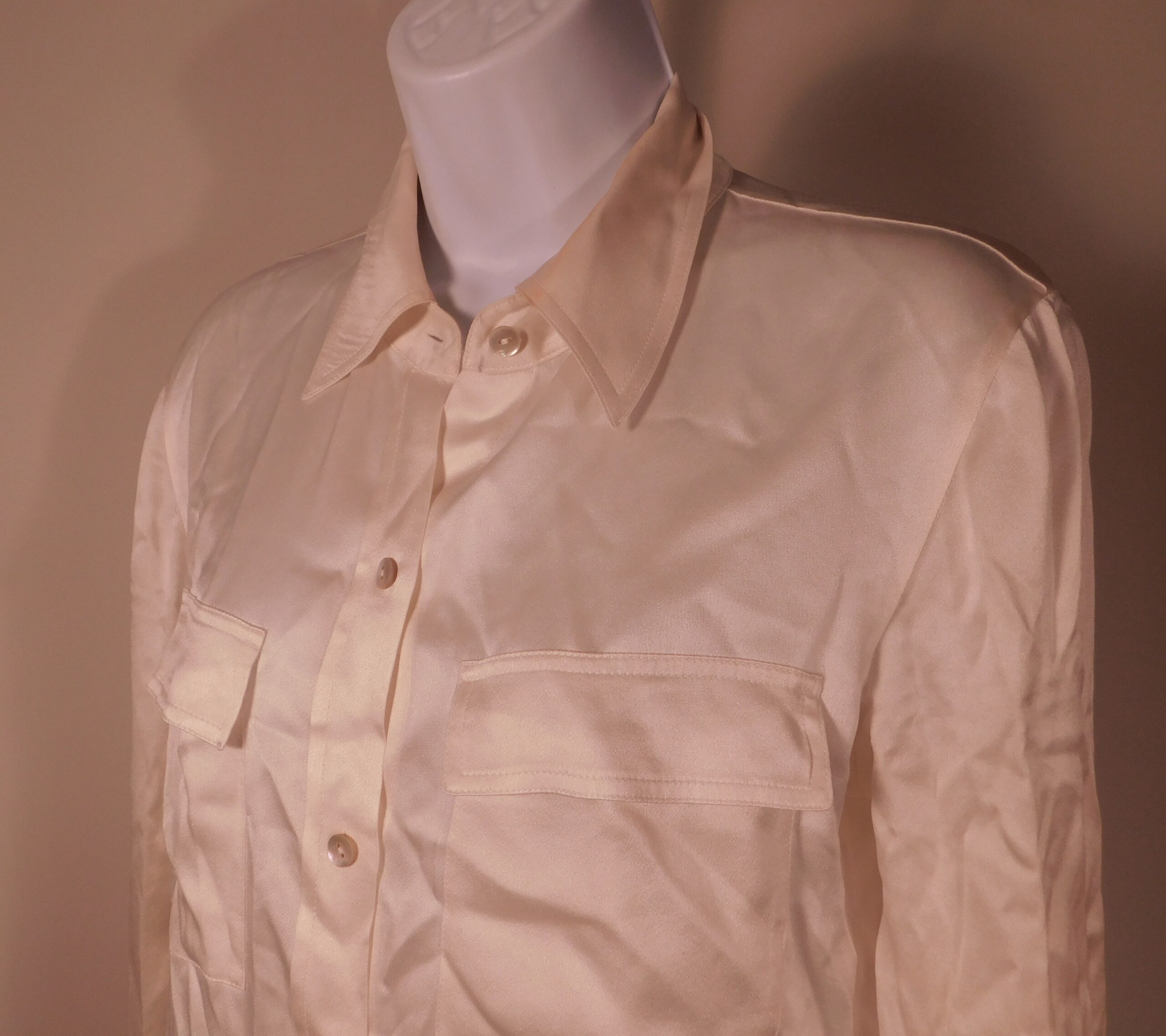 VINCE Women's Ivory Long Sleeve Button Front Silk Blouse Sz S - Image 3