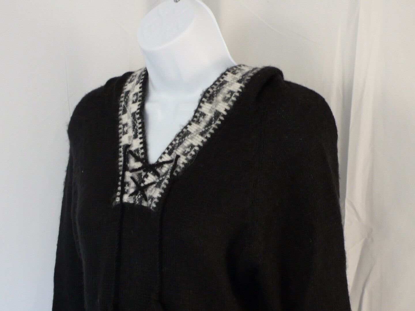 AMERICAN SOUTH SIDE Women's Black White Trim Wool Hooded V-Neck Sweater Sz M - Image 5