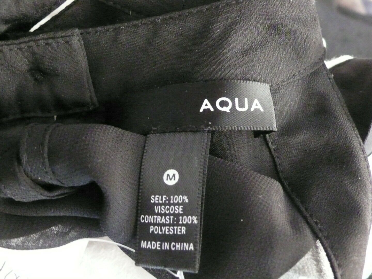 AQUA Women's Ivory With Black Trim Petal Front Halter Blouse Sz M - Image 7