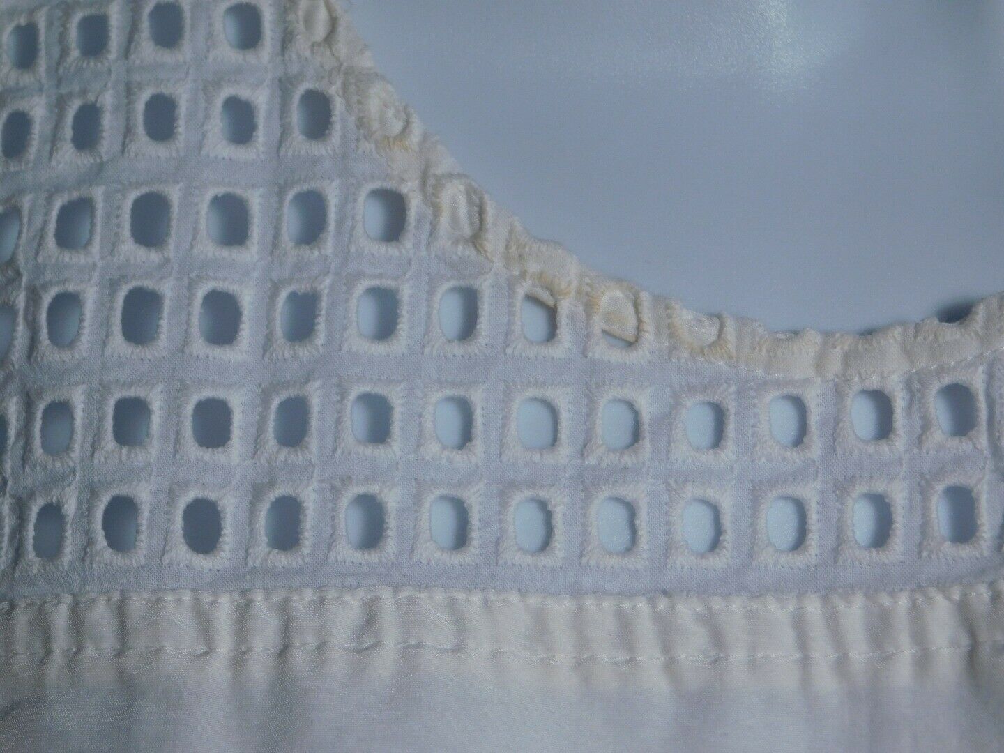 CHELSEA28 Women's White Cotton Silk Sleeveless Eyelet Trim Tunic Blouse Sz S - Image 4
